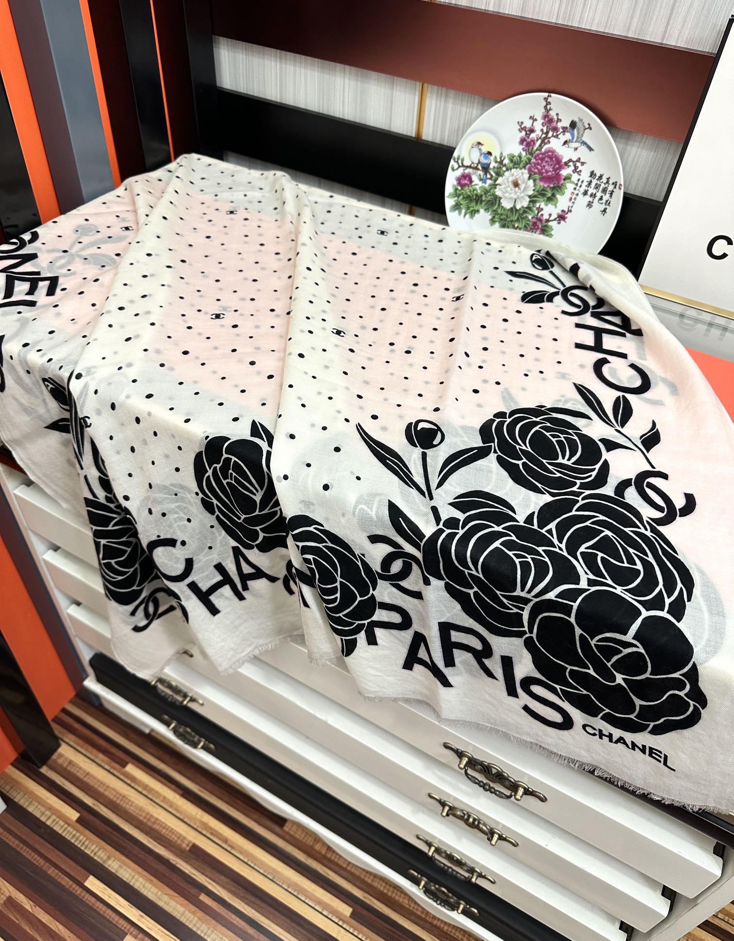 CC Camellia Letter Print 200cm White Black Cashmere 153134