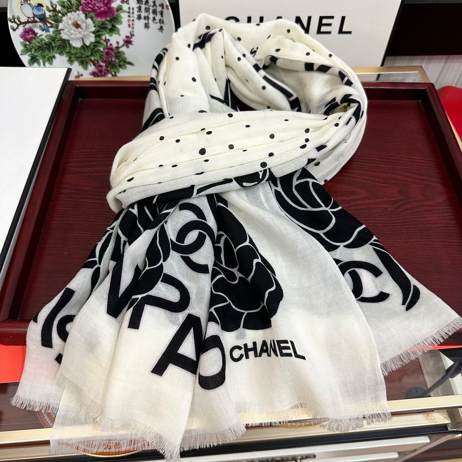 CC Camellia Letter Print 200cm White Black Cashmere 153134