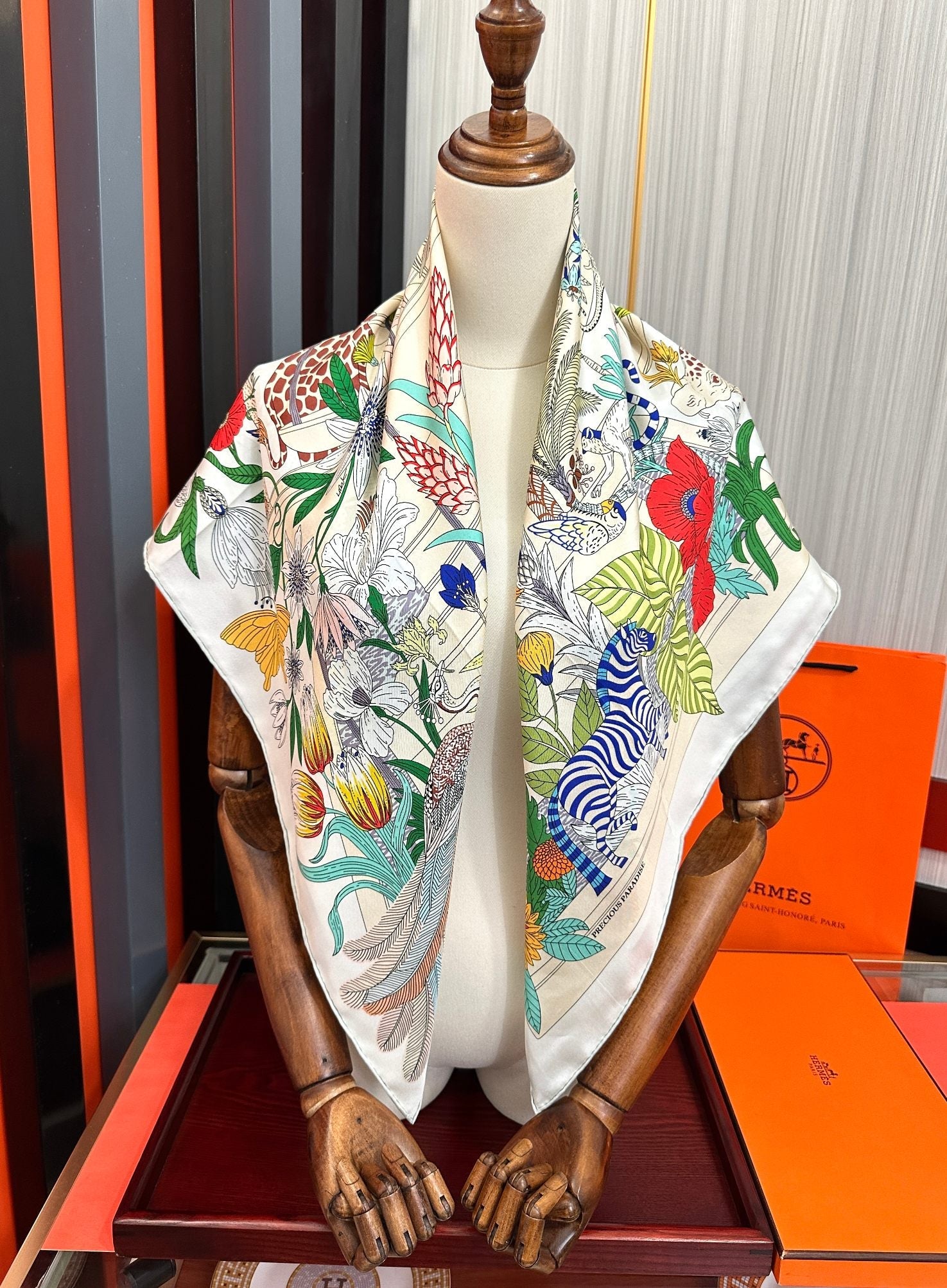 HM Scarf 90x90 Colorful Twill Silk 443151