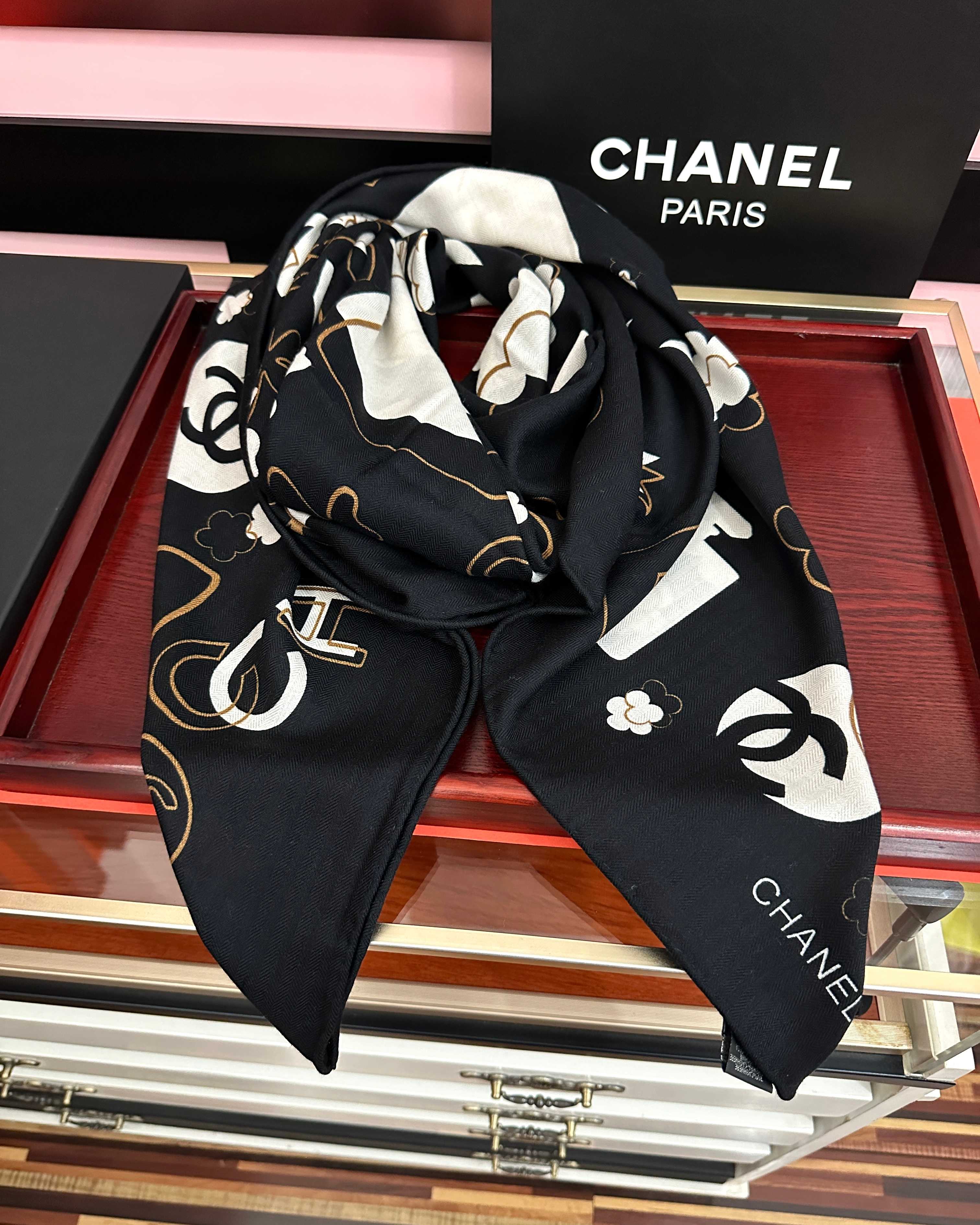 CC 26s Scarf 140 In Cashmere And Silk 441299