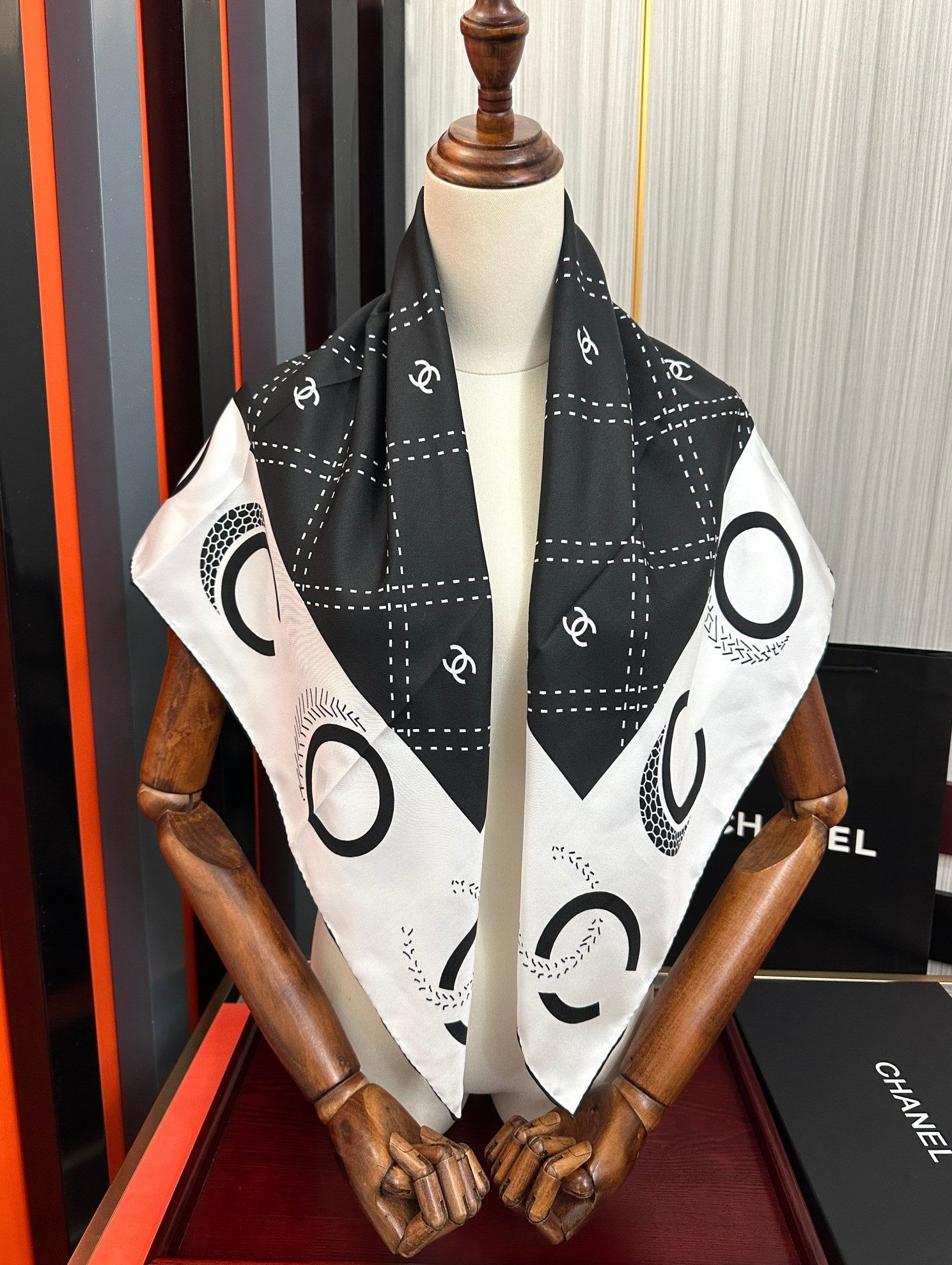 CC Scarf 90x90 Colorful Twill Silk 445036
