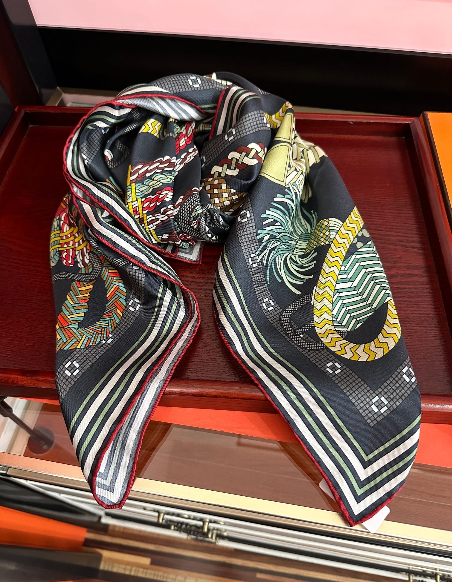 HM Scarf 90x90 Colorful Twill Silk 443152