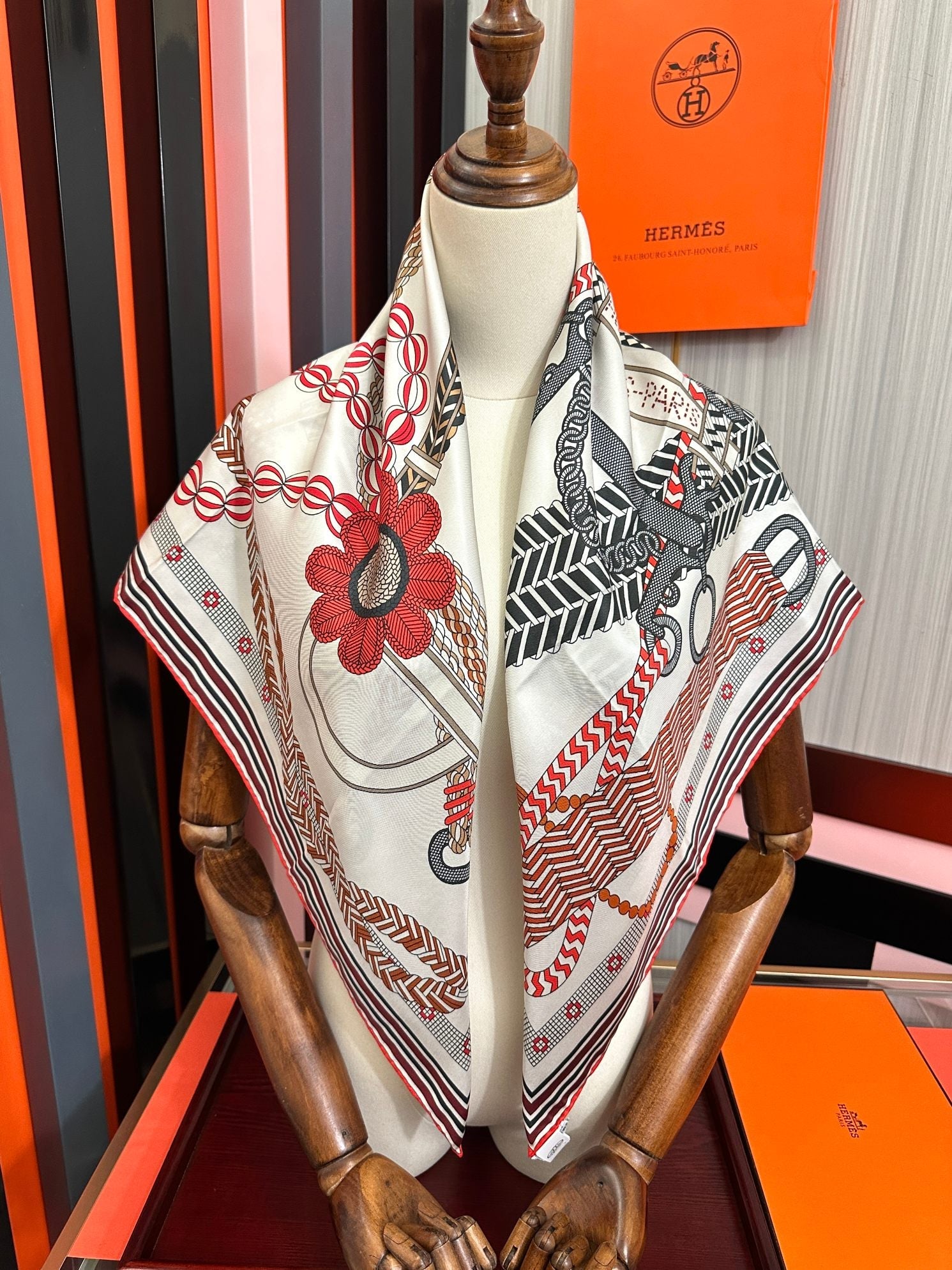 HM 26s Scarf 90 In Silk 427432