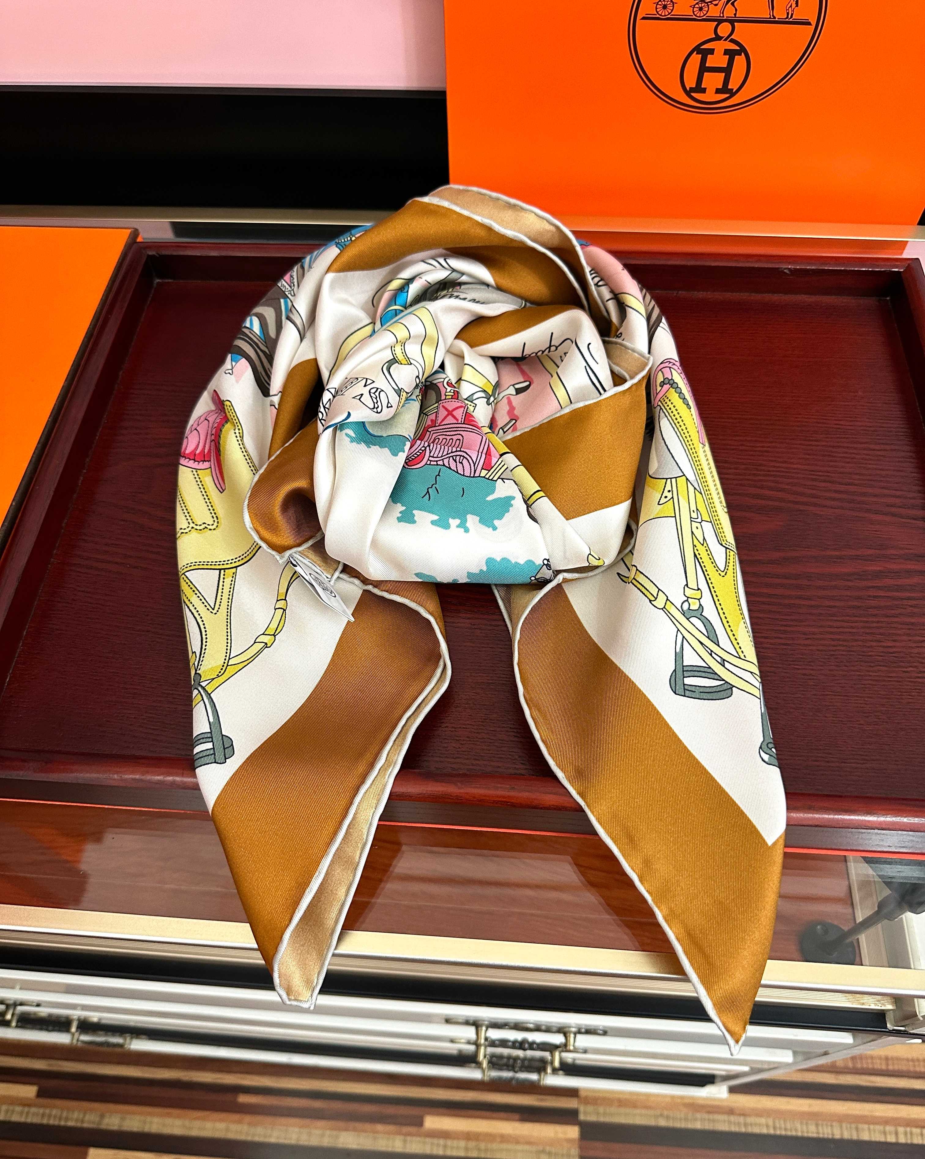HM Scarf 90x90 Colorful Twill Silk 443163