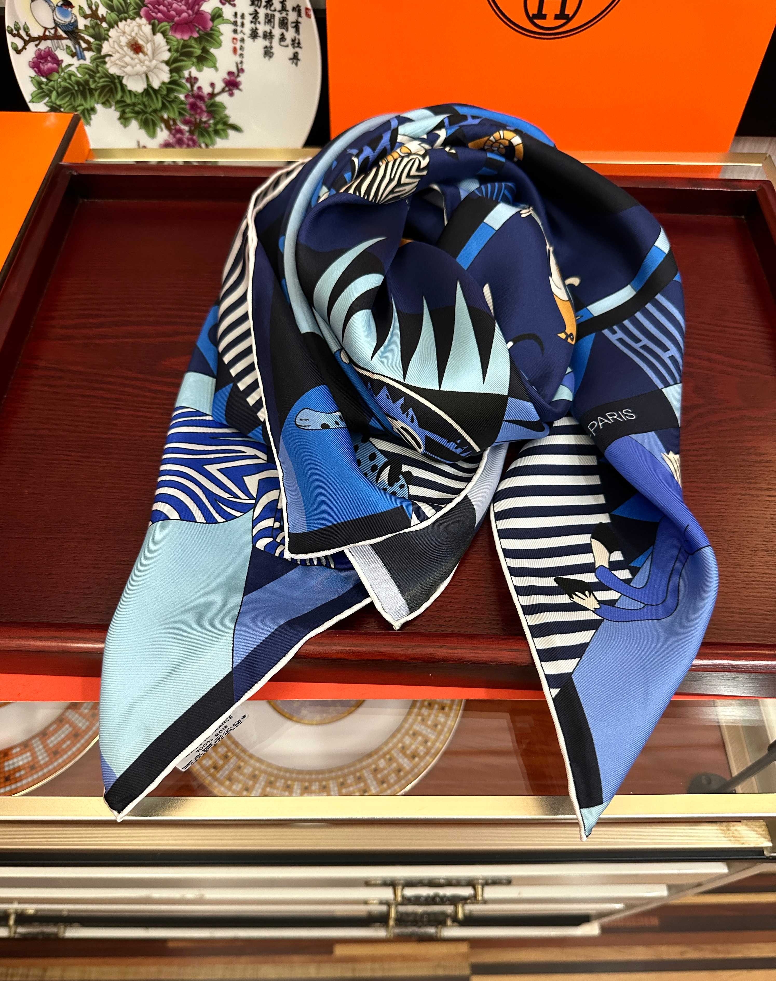 HM Scarf 90x90 Colorful Twill Silk 445032