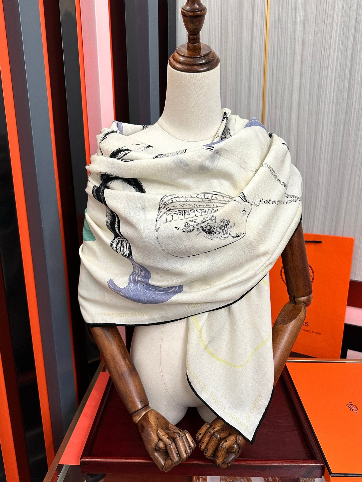 HM 26s Scarf 140 In Cashmere And Silk 476085