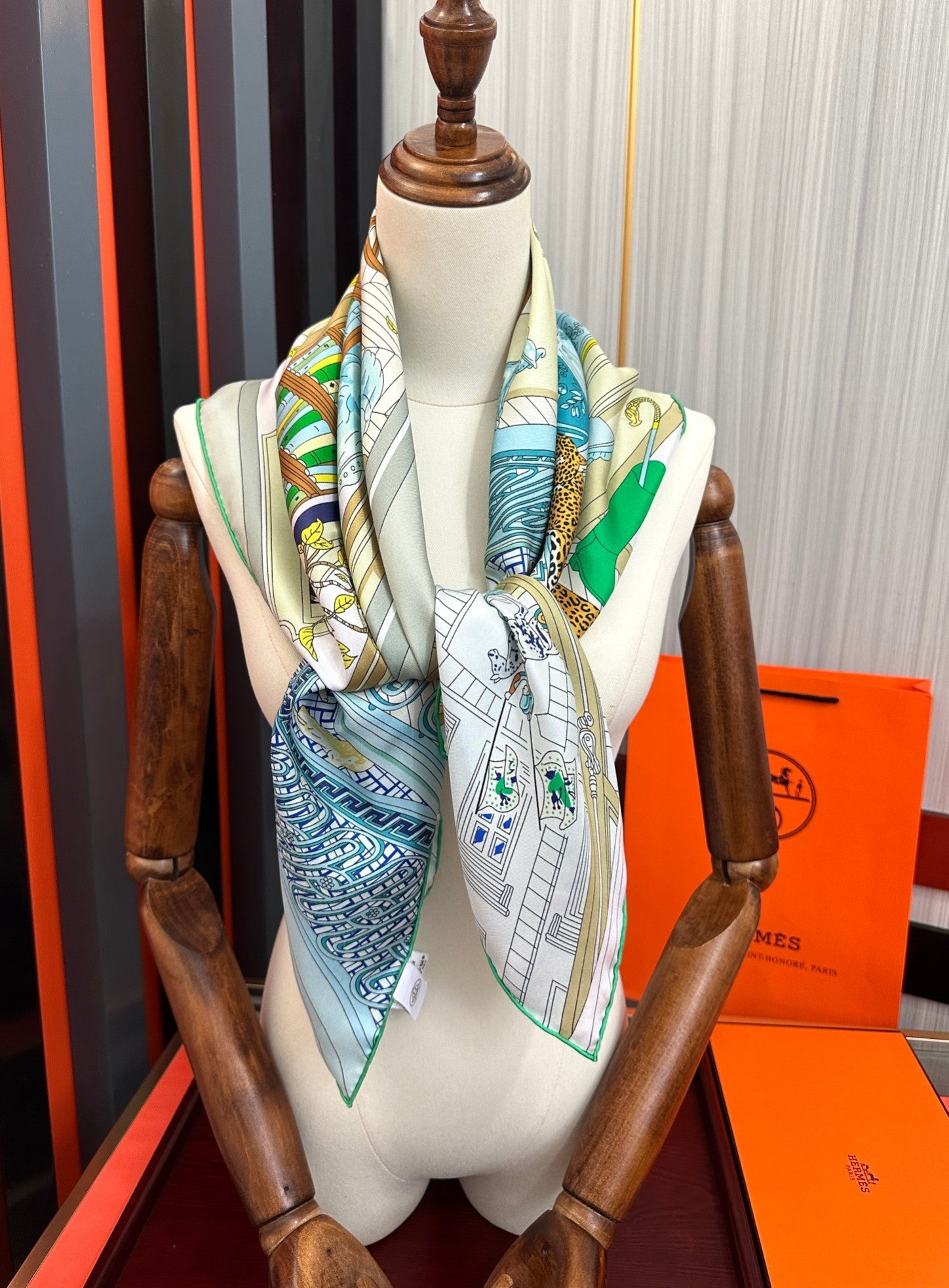 HM Scarf 90x90 Colorful Twill Silk 445044