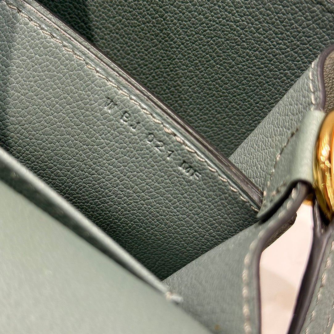 HM SAC ROULIS 18 ALMOND GREEN EVERCOLOR CALFSKIN 237566