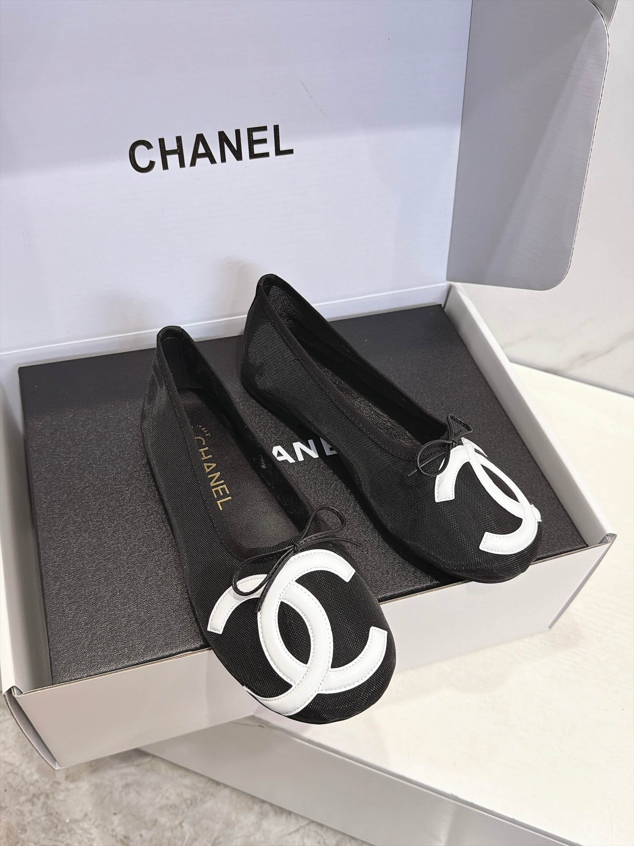 CC 26s Coco Beach Ballet Flats Black Mesh 937754