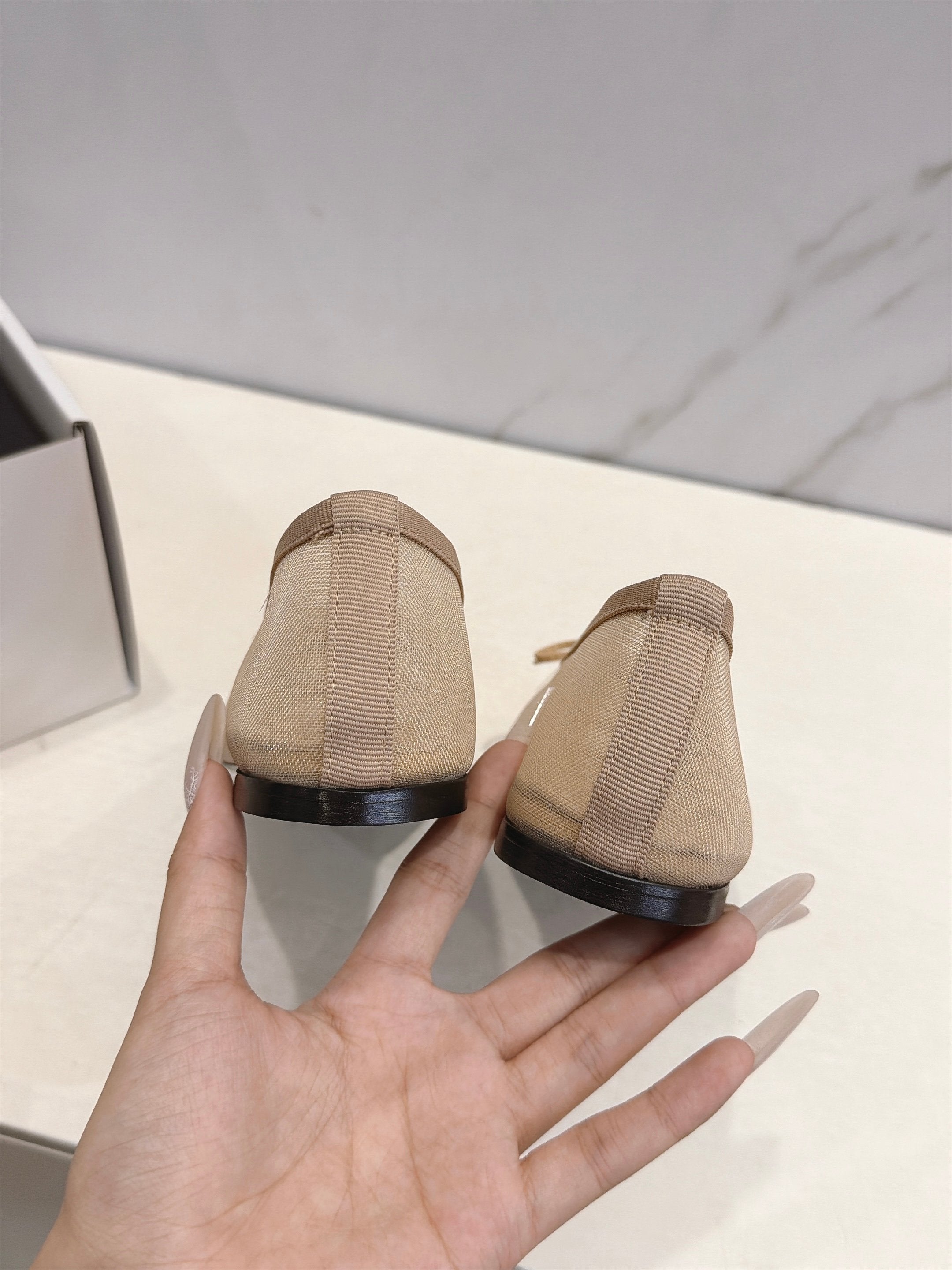 CC 26s Coco Beach Ballet Flats Beige Mesh 937756
