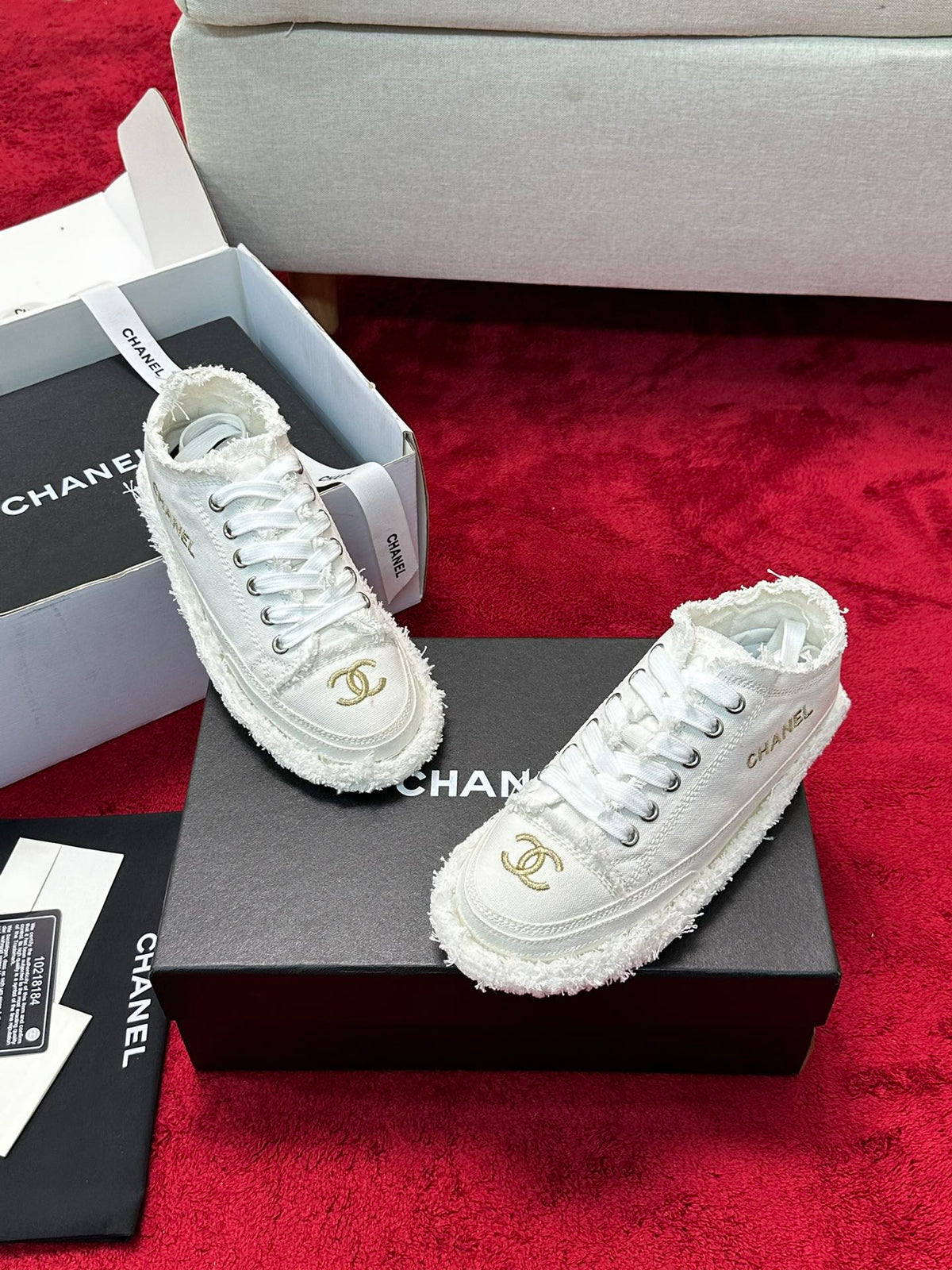 CC 26S Sneaker Flowing Embroidery White Denim Canvas 147788