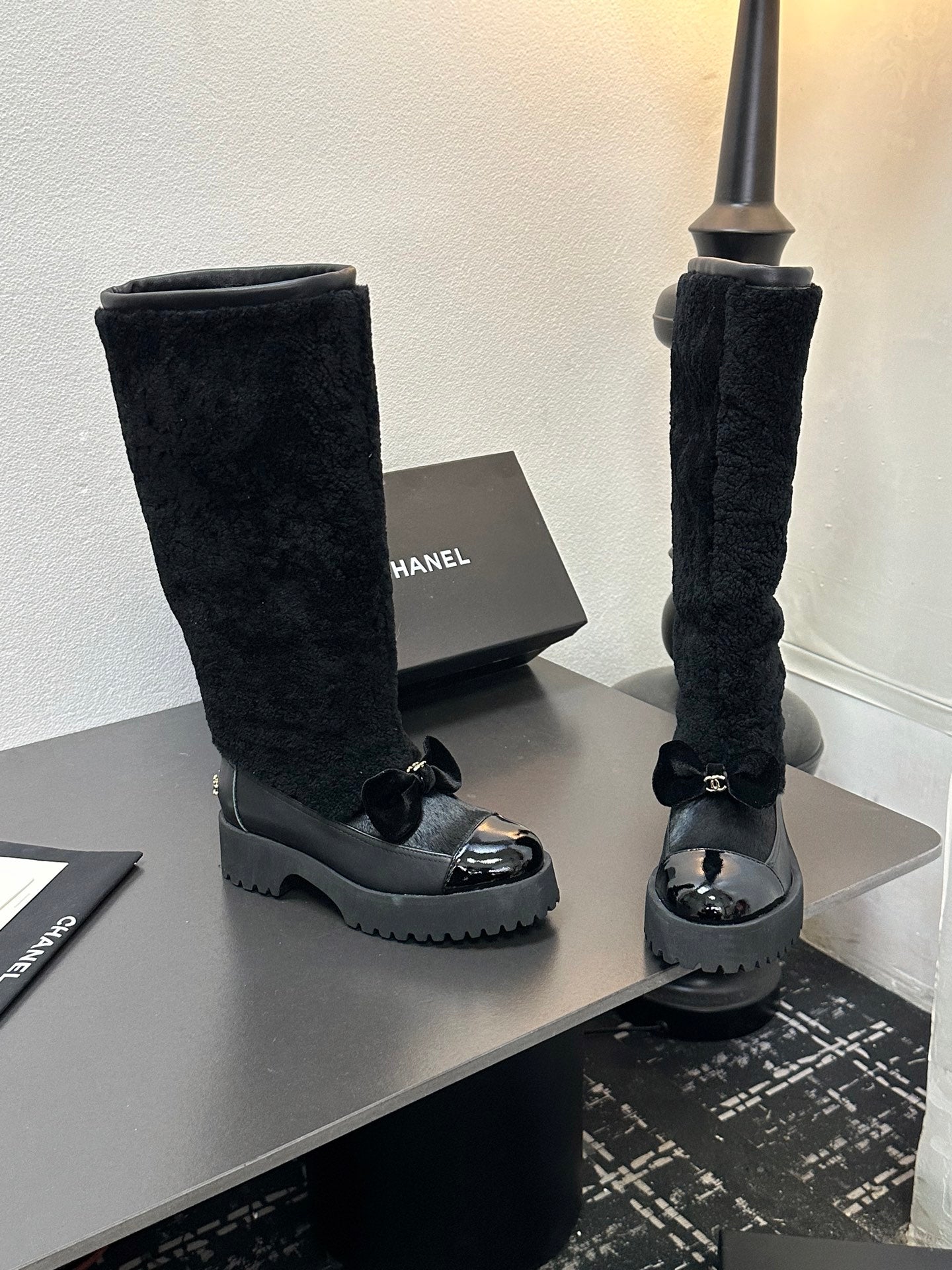 CC Coco Neige 2025/26 High Boots Black Shearling Lambskin Patent Leather 529339