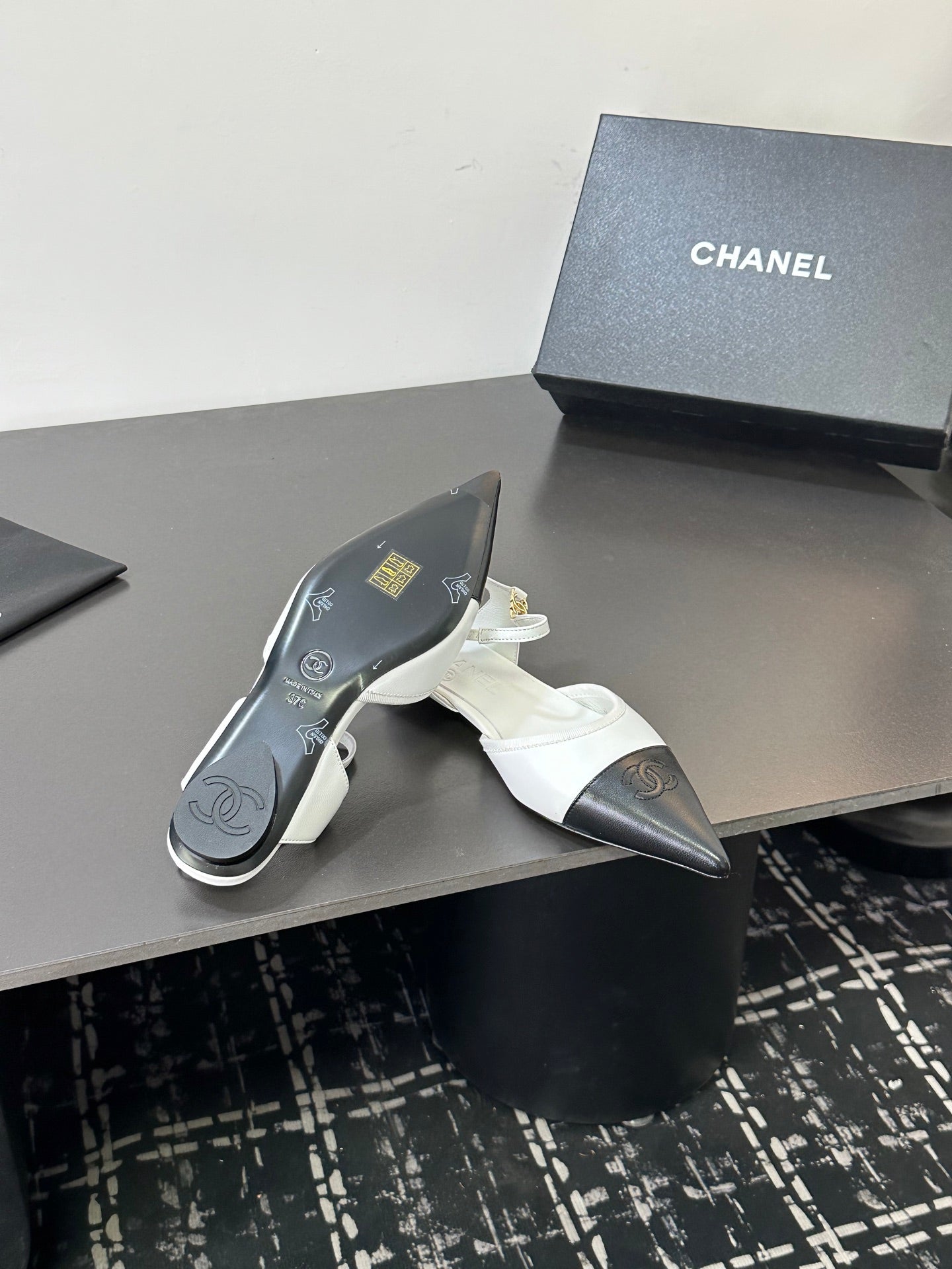 Chanel 26S Flat Slingback In White And Black Pointed-Toe Lambskin