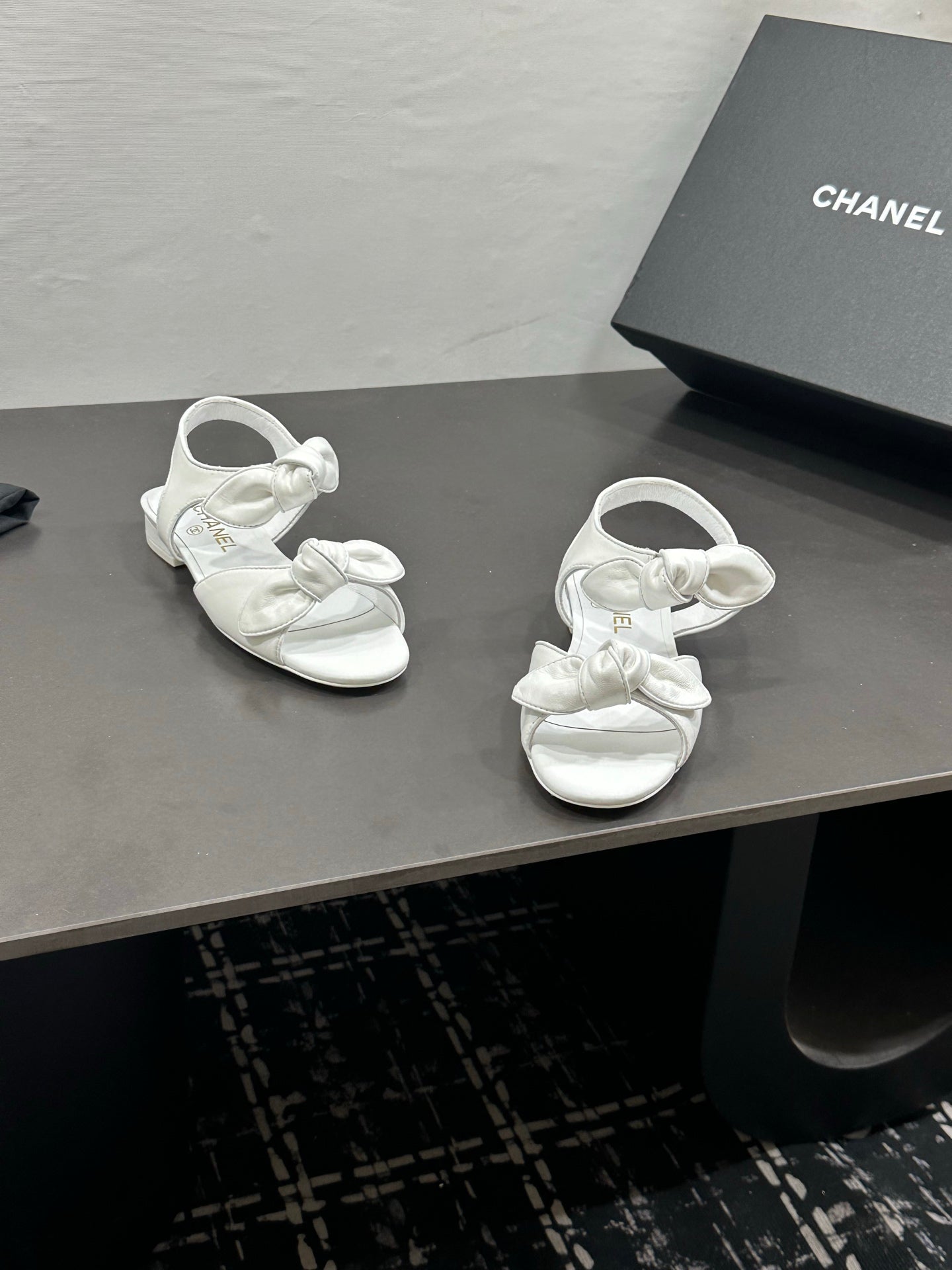 Chanel 26S Bow Sandals In White Calfskin