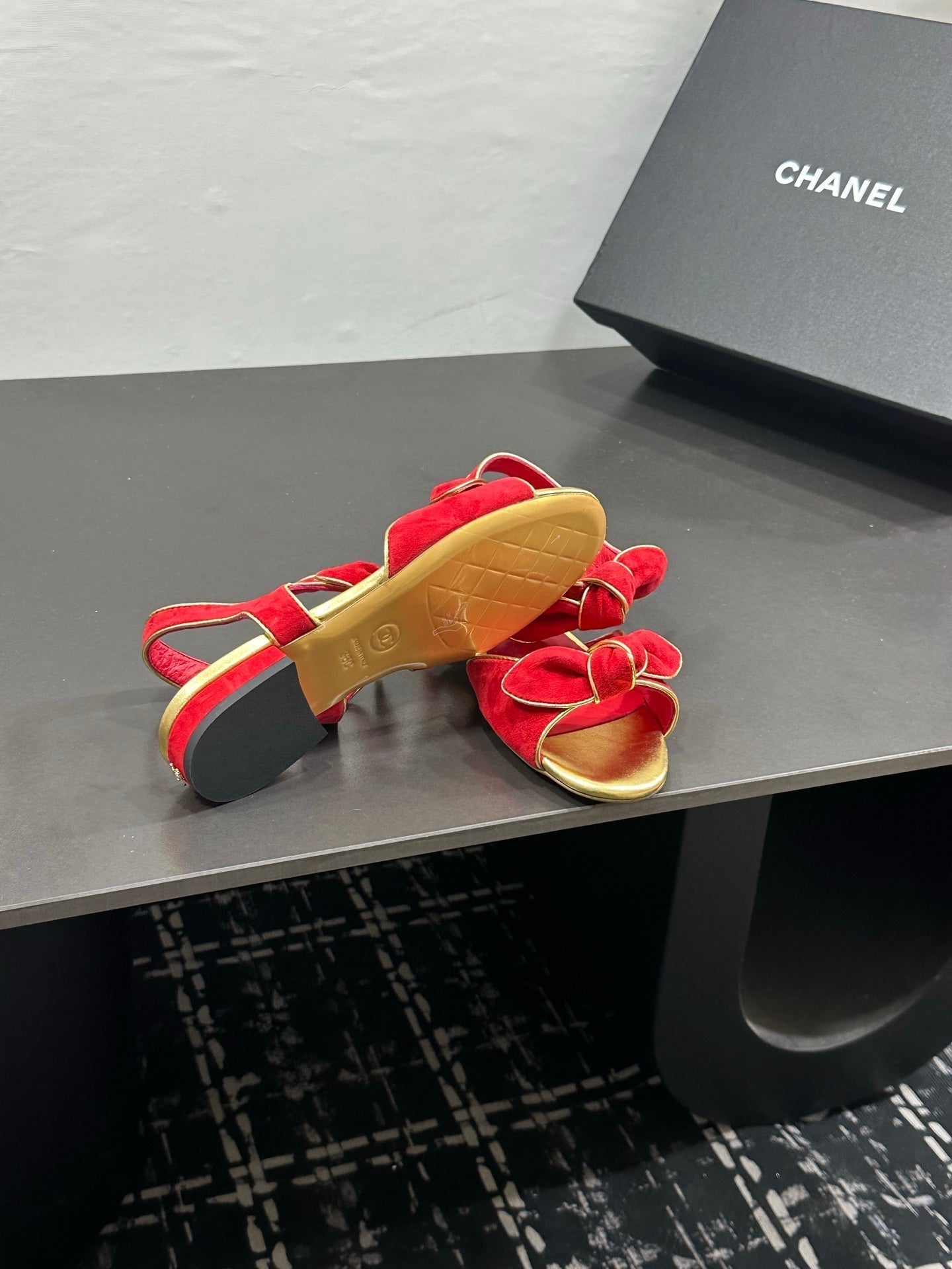 Chanel 26S Bow Sandals In Red And Gold Suede