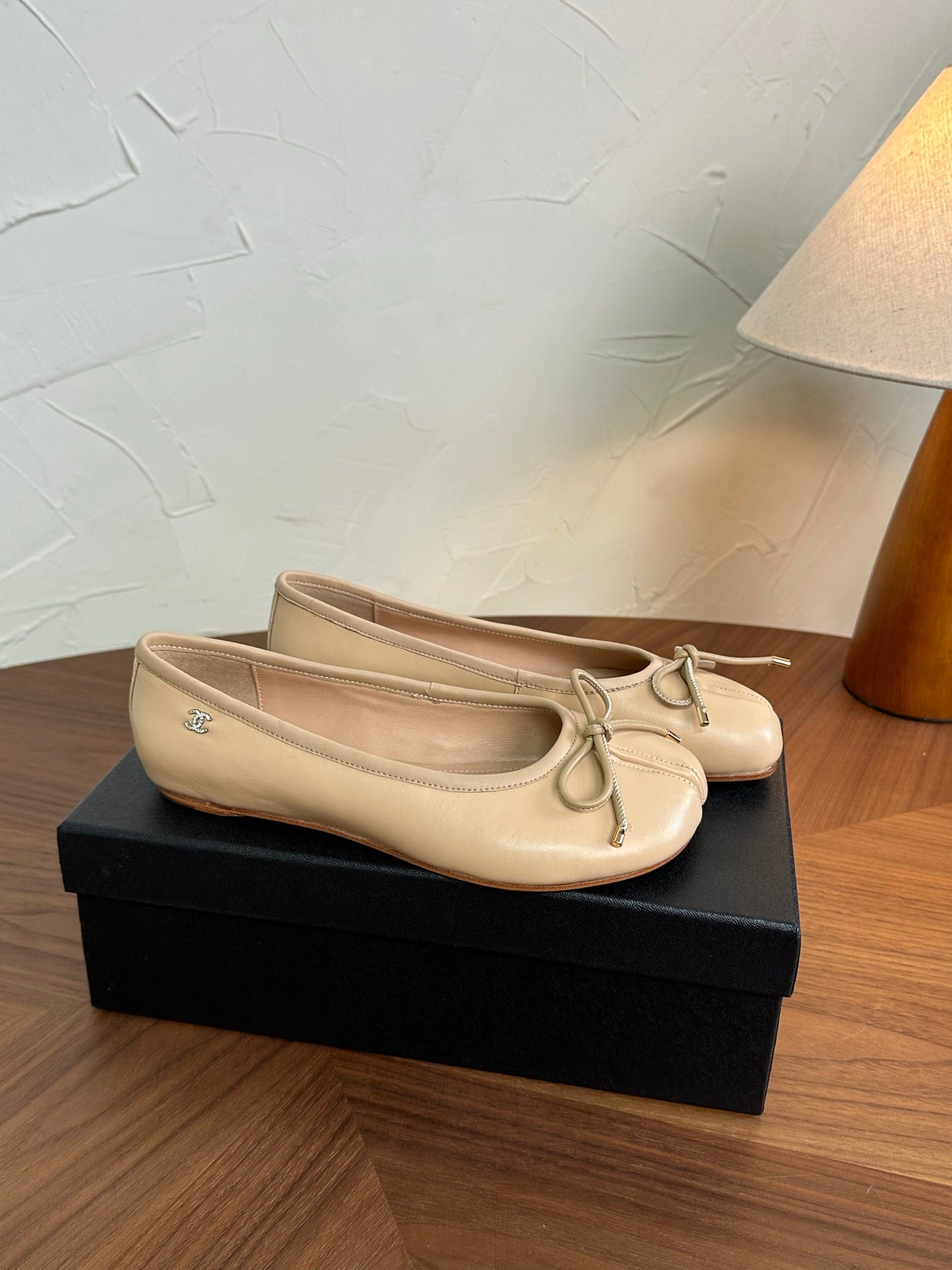 CC 26s Split-Toe Ballet Flat Beige Lambskin 938193