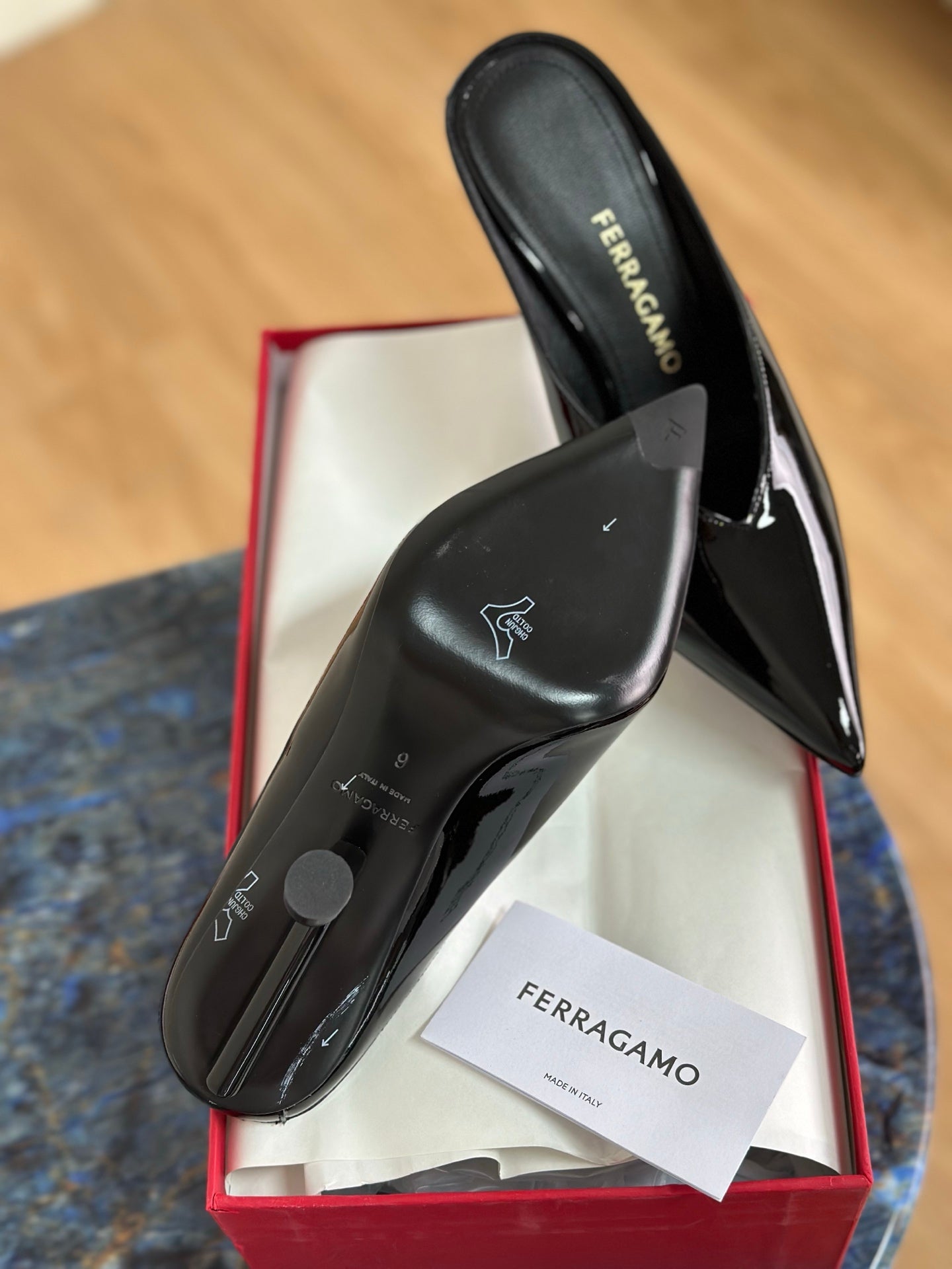 Ferragamo 26s Slippers Black Patent Leather 929099