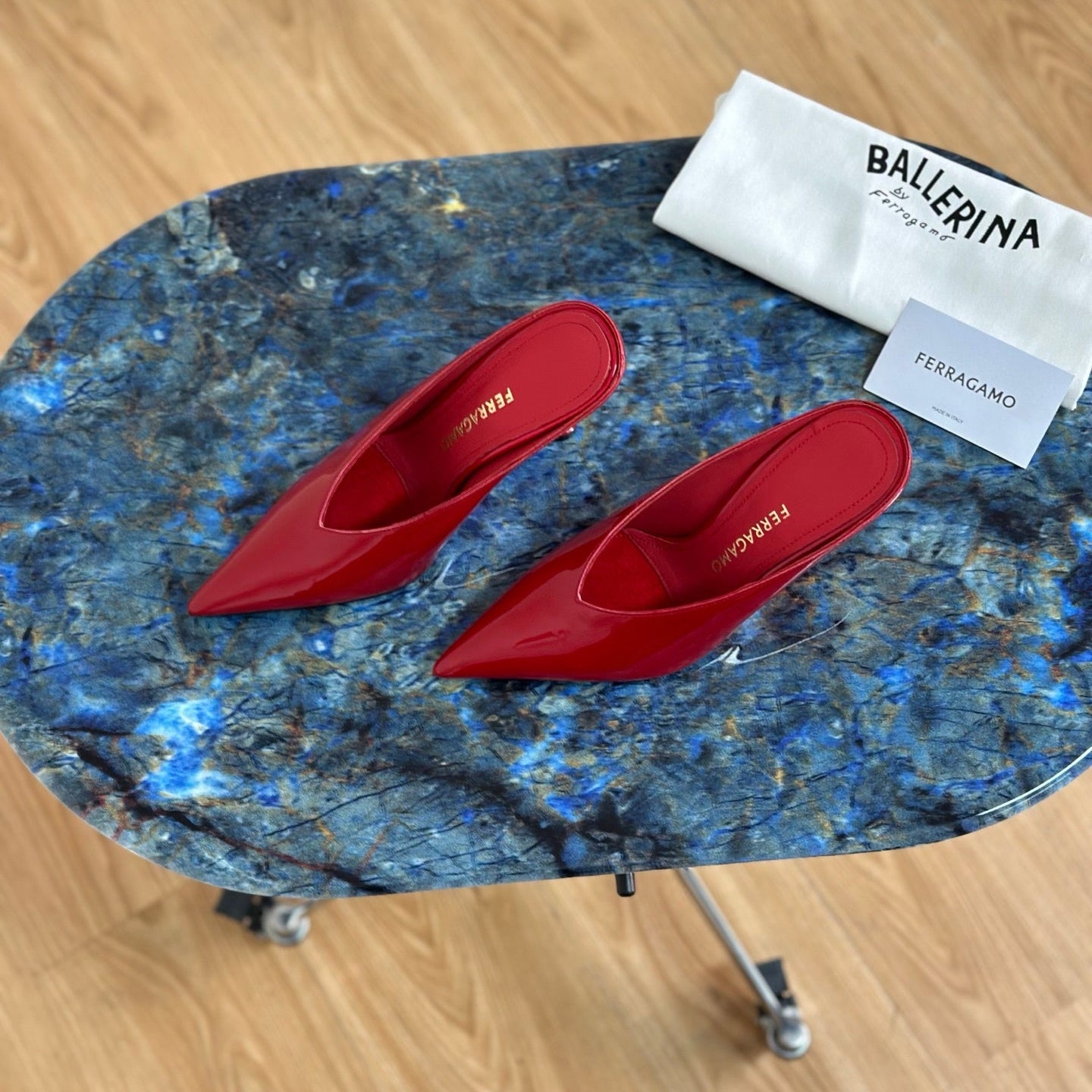 Ferragamo 26s Slippers Red Patent Leather 929100