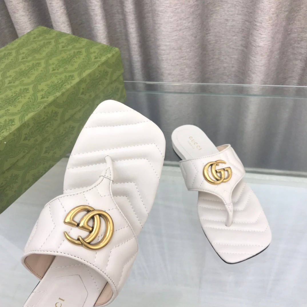 GG marmont logo - embellished mattelasse leather sandal in white