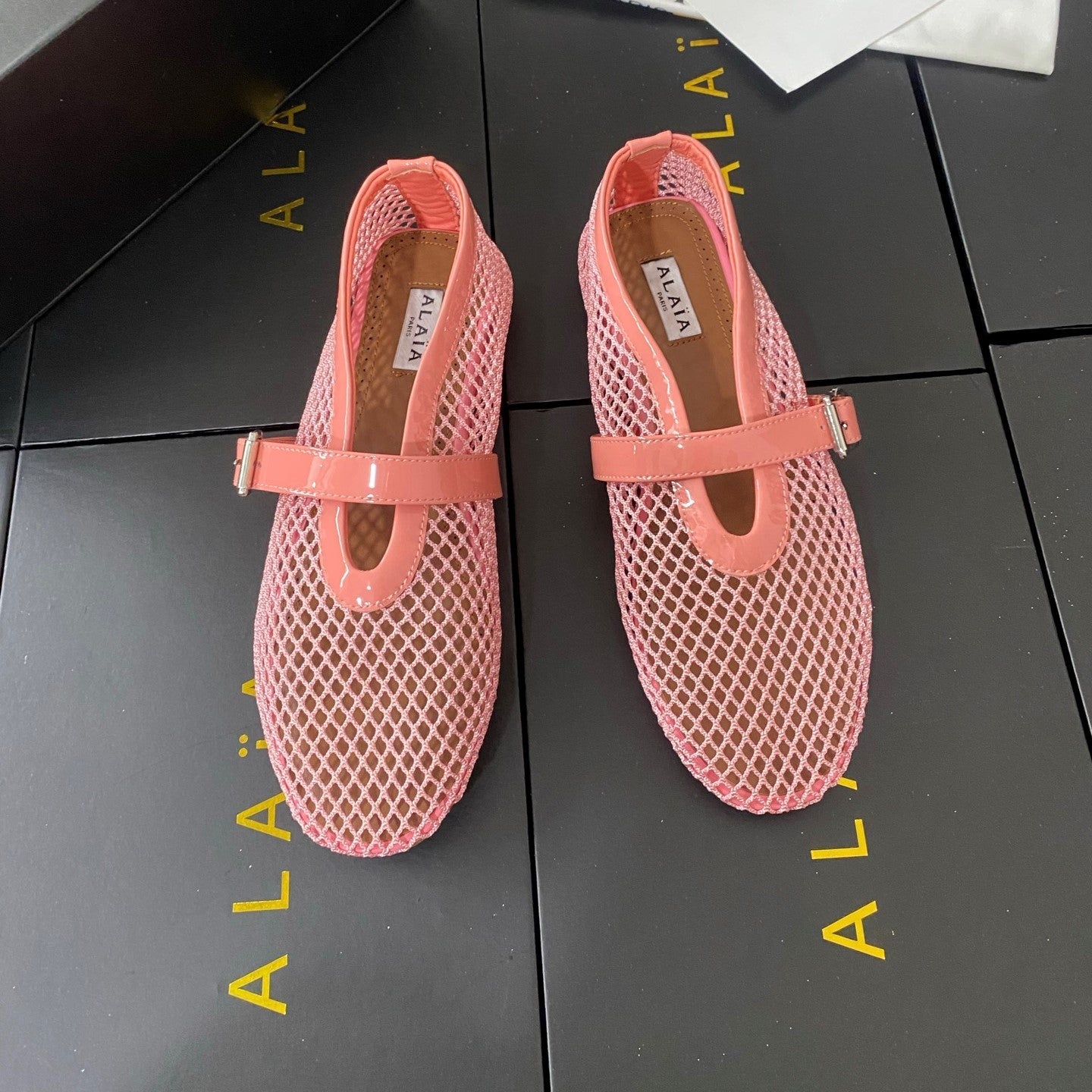 Alaia 26s Mesh Mary Jane Flats 1cm Pink Patent Leather SHW 110707