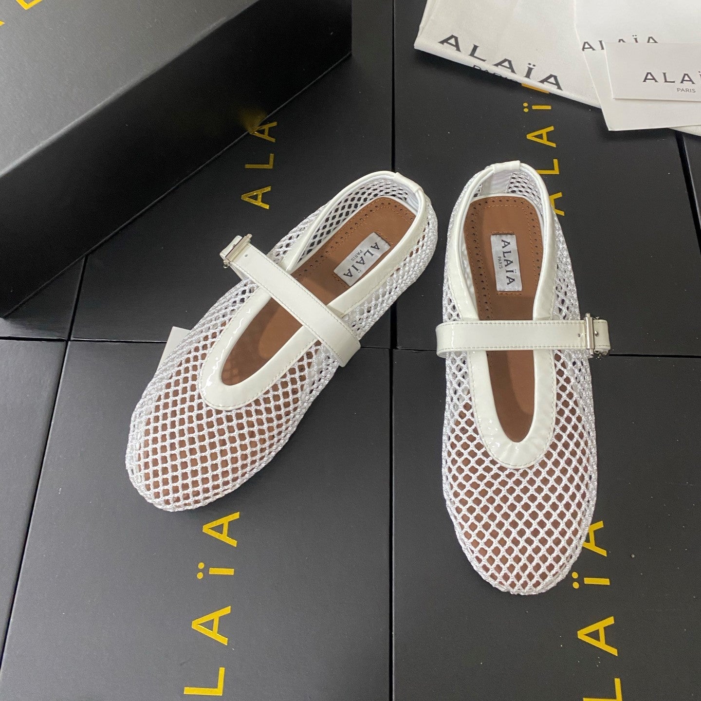 Alaia 26s Mesh Mary Jane Flats 1cm White Leather SHW 110719