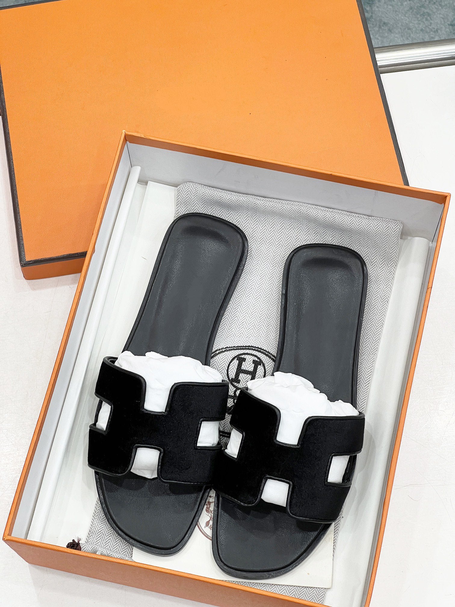 0ran sandal black velvet goatskin