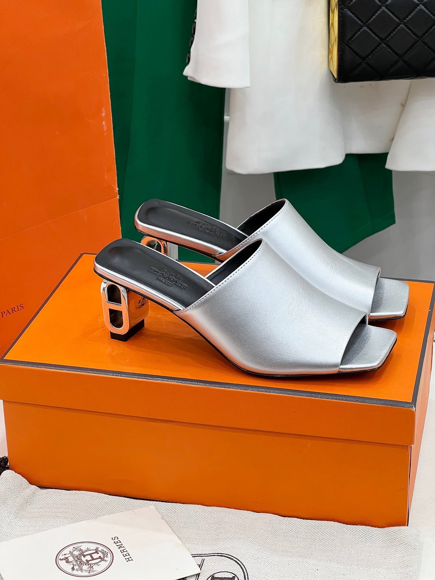 HM Iconique 60 Sandal In Silver Calfskin