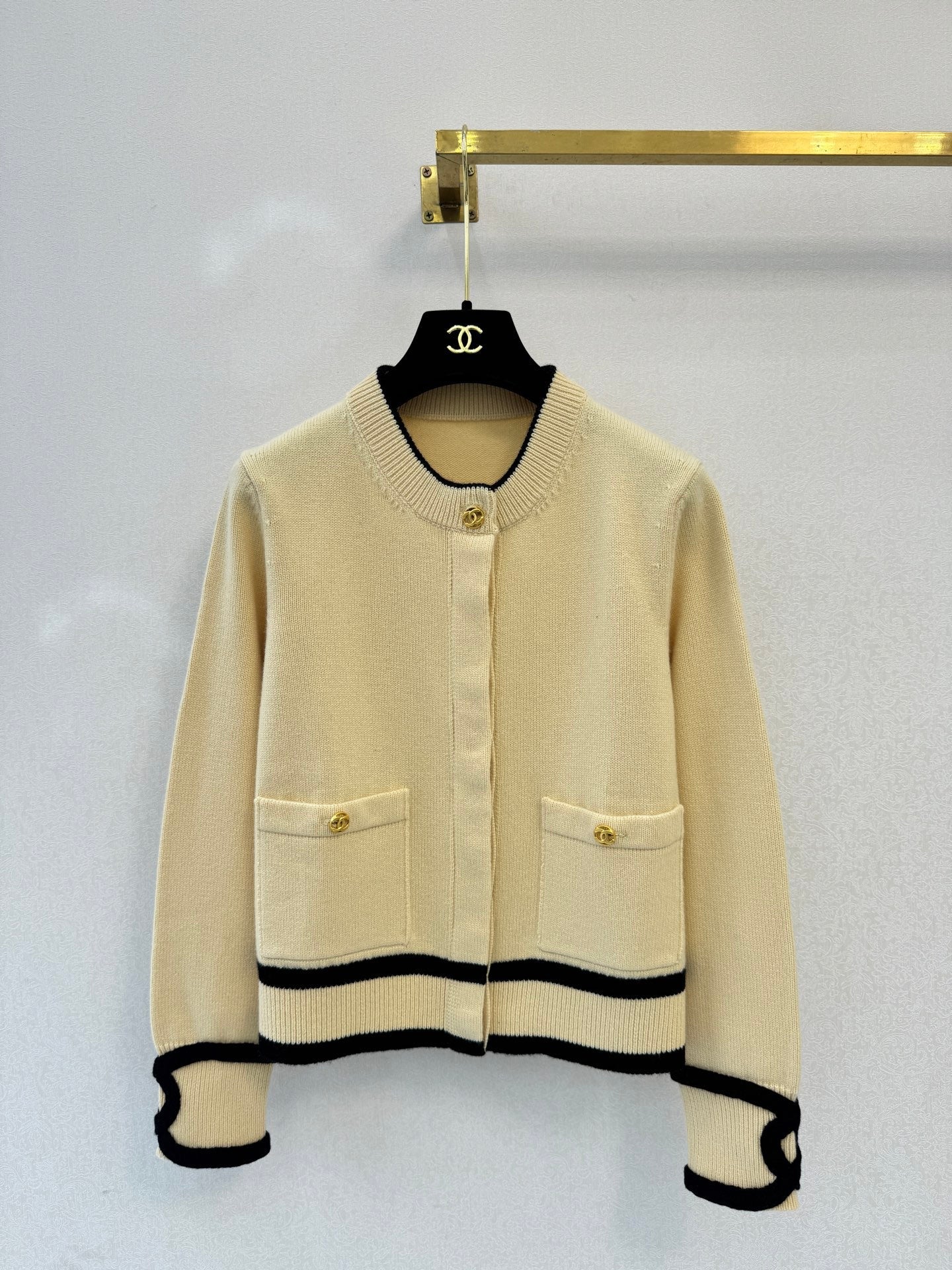 CC 26s Crew Neck Long-Sleeved Top Beige Cashmere 424791