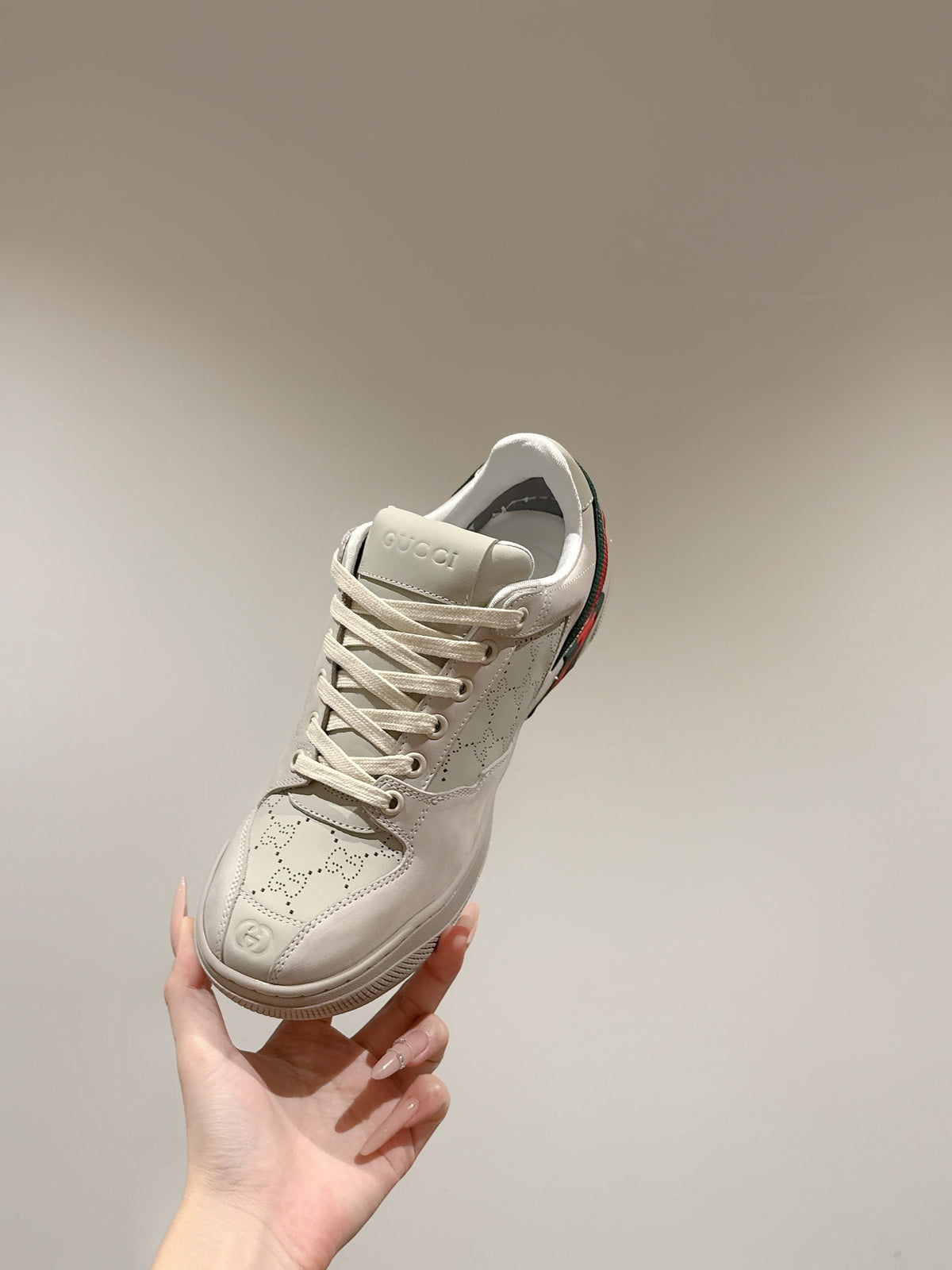 Gucci 26s Sneakers 2.5cm White Perforated Leather 187745