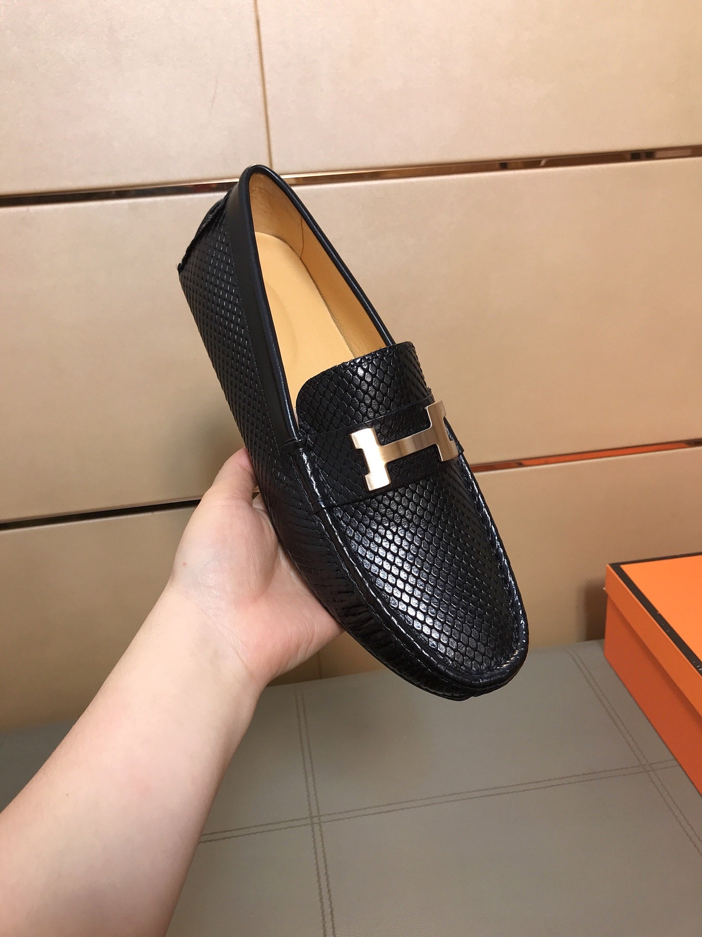 HM Men's Casual Loafers Black Ostrich-embossed Cowhide 892126