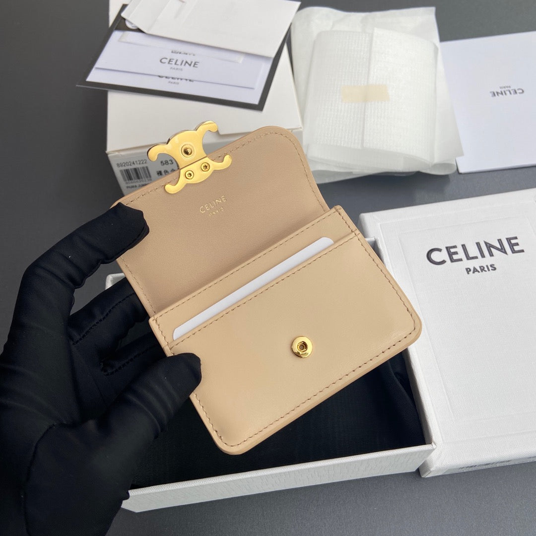 TRIOMPHE 10i583 Flap Card Holder Beige Shiny Cowhide