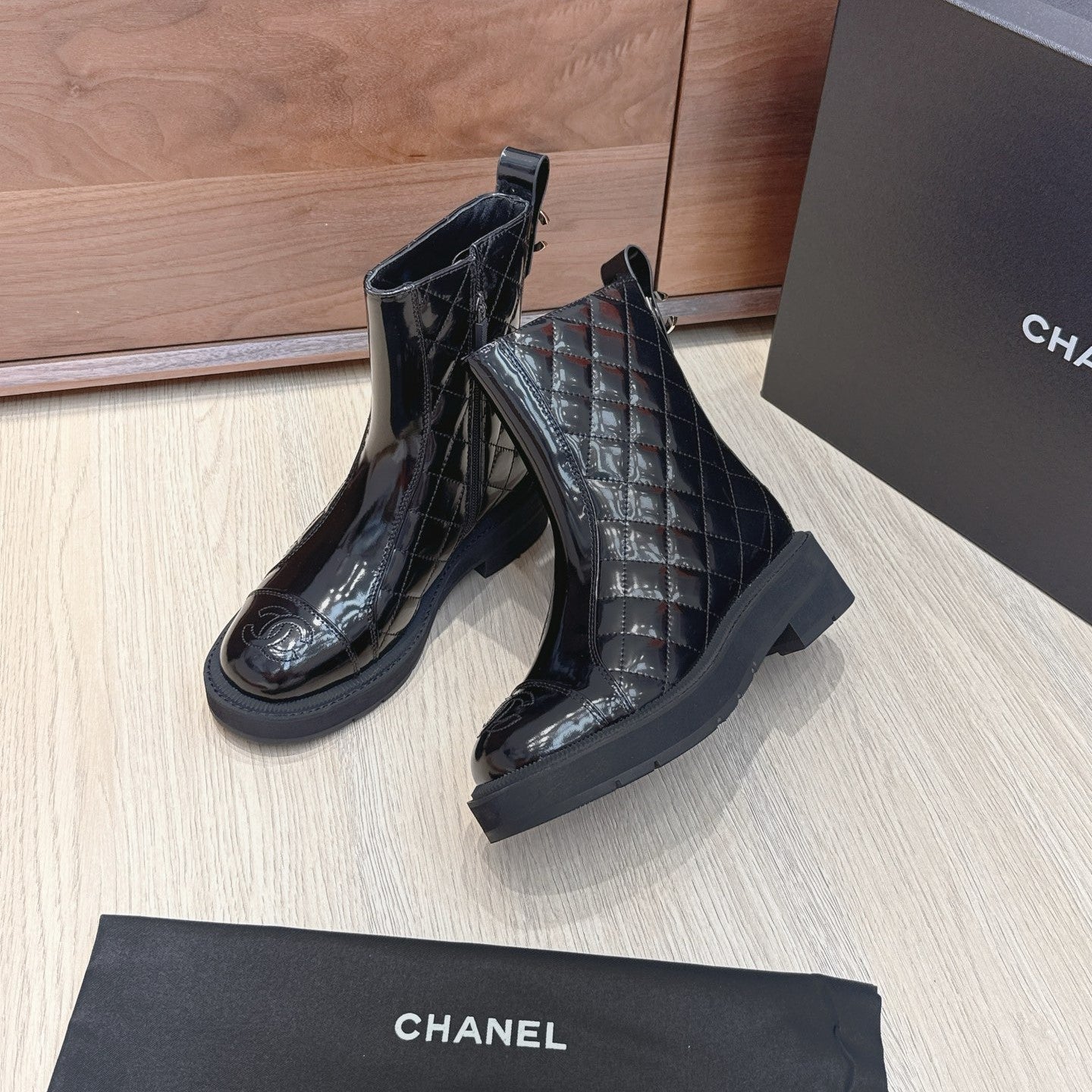 CC 25s Knight Ankle Boots 50mm Black Quilted Patent Leather 461560
