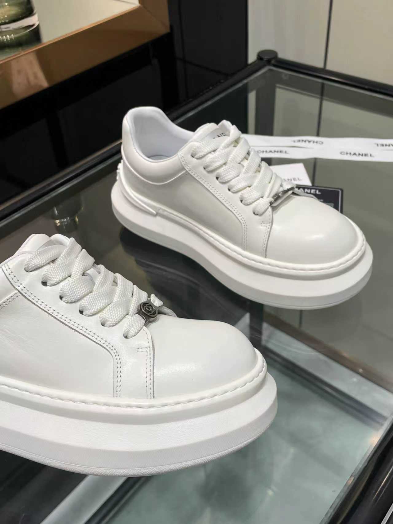 CC 26s Oversized Sneaker White Lambskin 935463