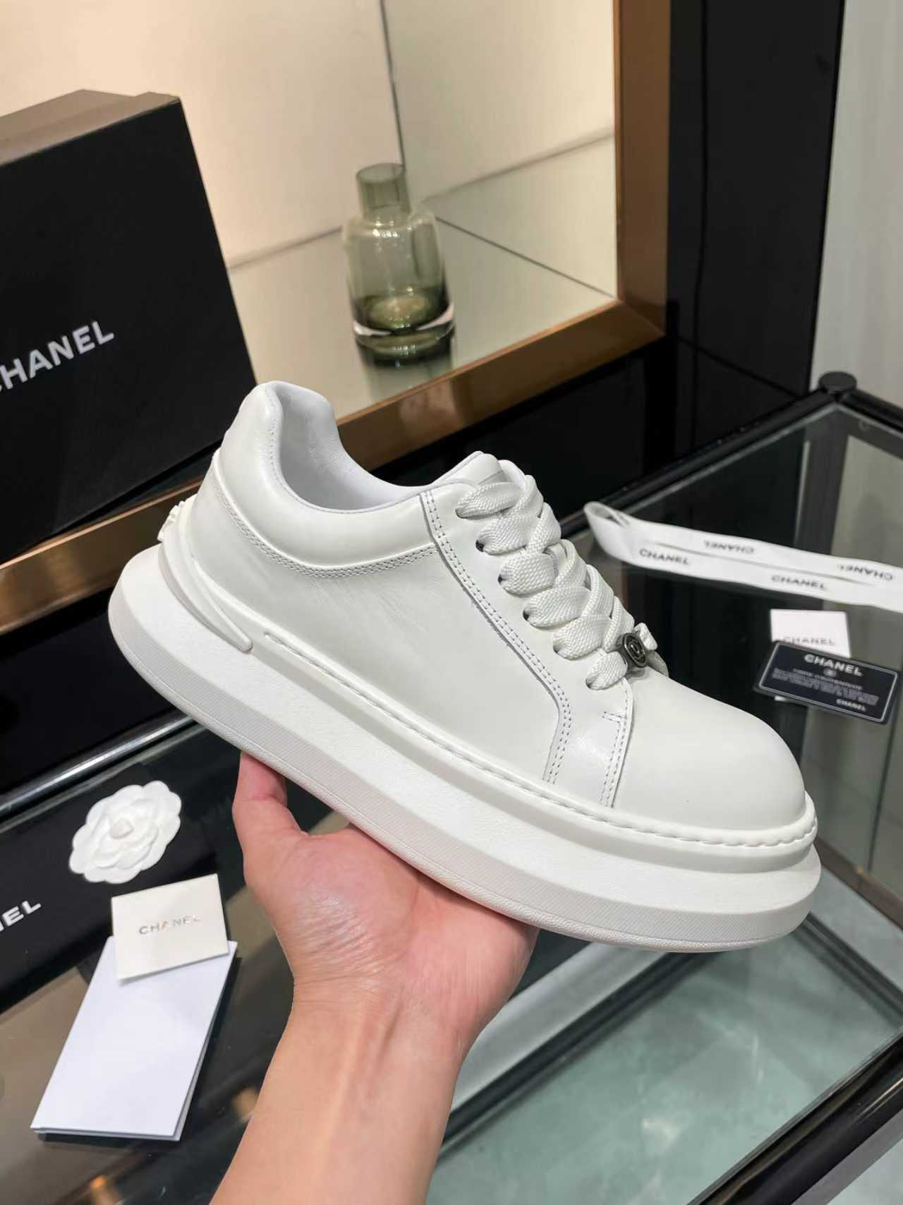 CC 26s Oversized Sneaker White Lambskin 935463