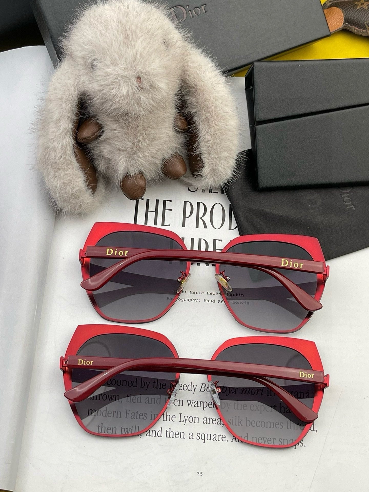 MONTAIGNE SUNGLASS CD3192 IN RED ACETATE