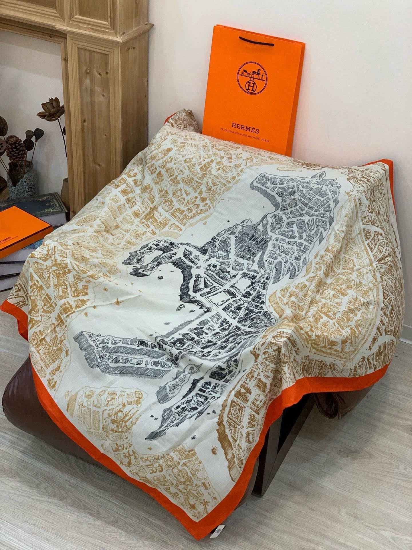 HM La Cité Cavalière shawl 140cm Orange Colorful Cashmere Silk