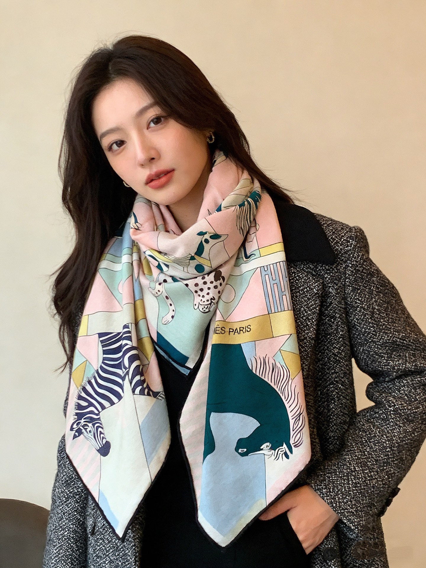 Le Carrousel du Tigre Royal 140cm Light Pink Colorful Cashmere Silk 168136