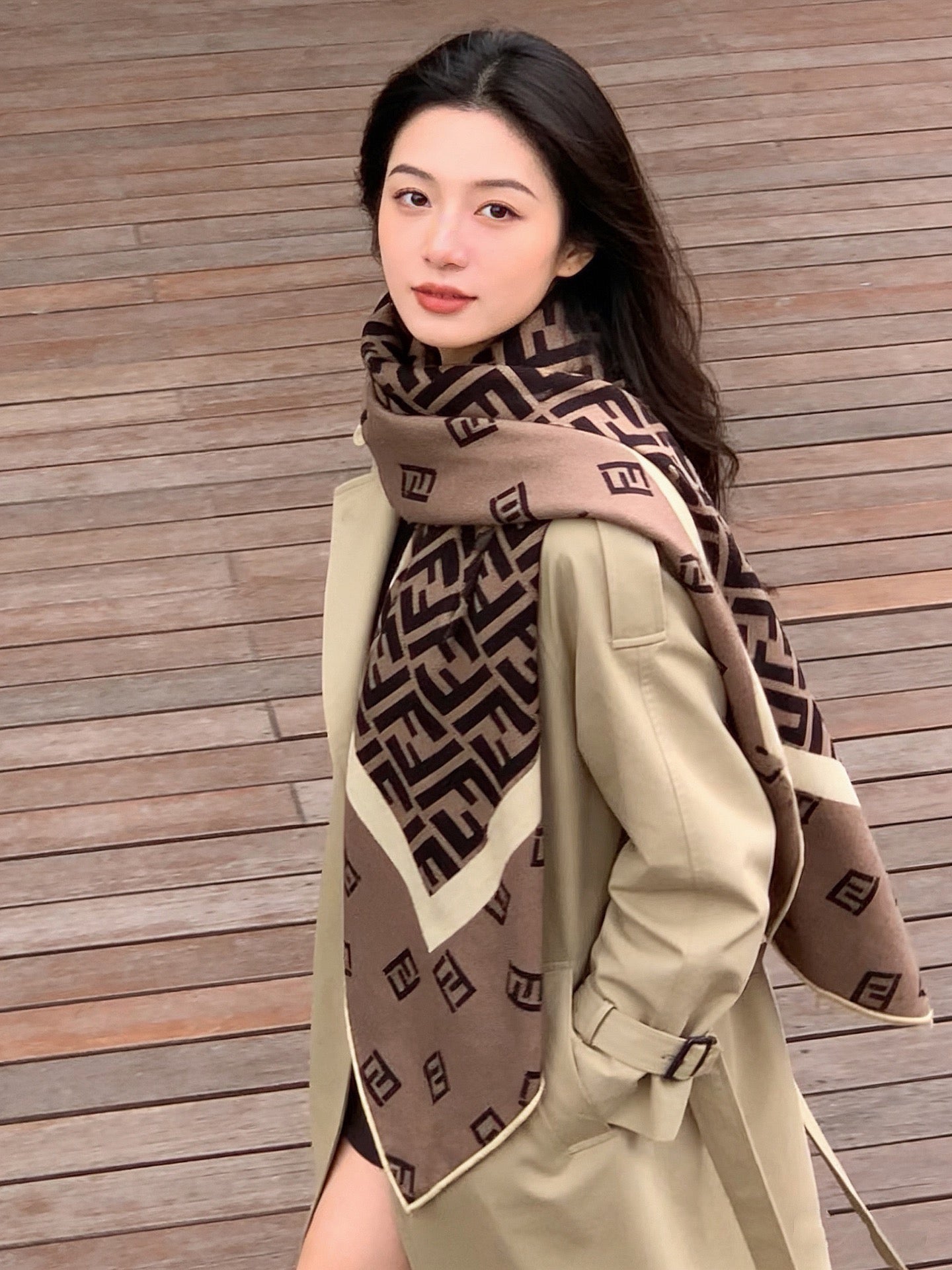 Fendi Scarf 140*140cm Taupe Cashmere Silk 286295