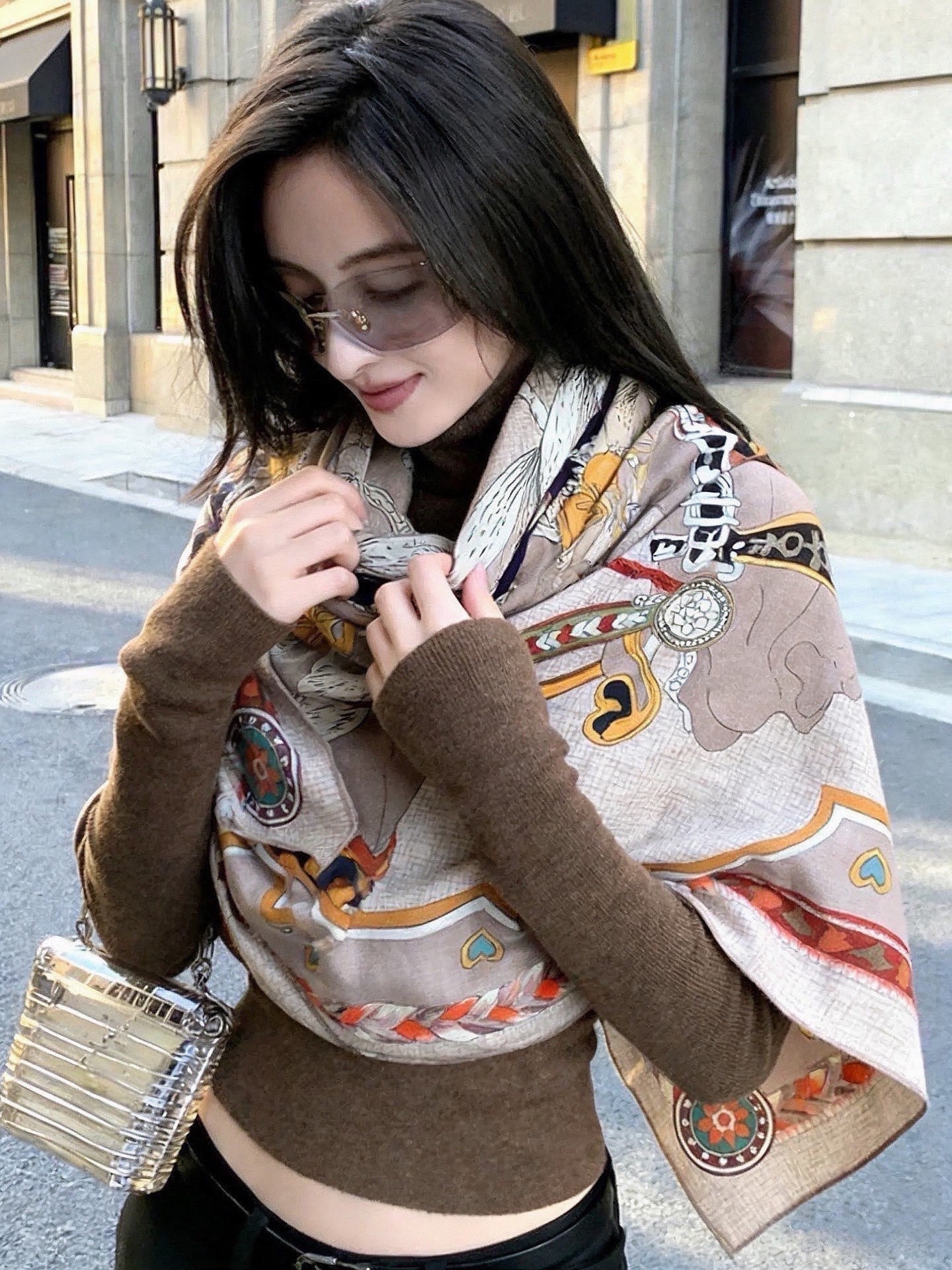Fendi Walking Around Rome Scarf 140x140 Cashmere Silk 328841