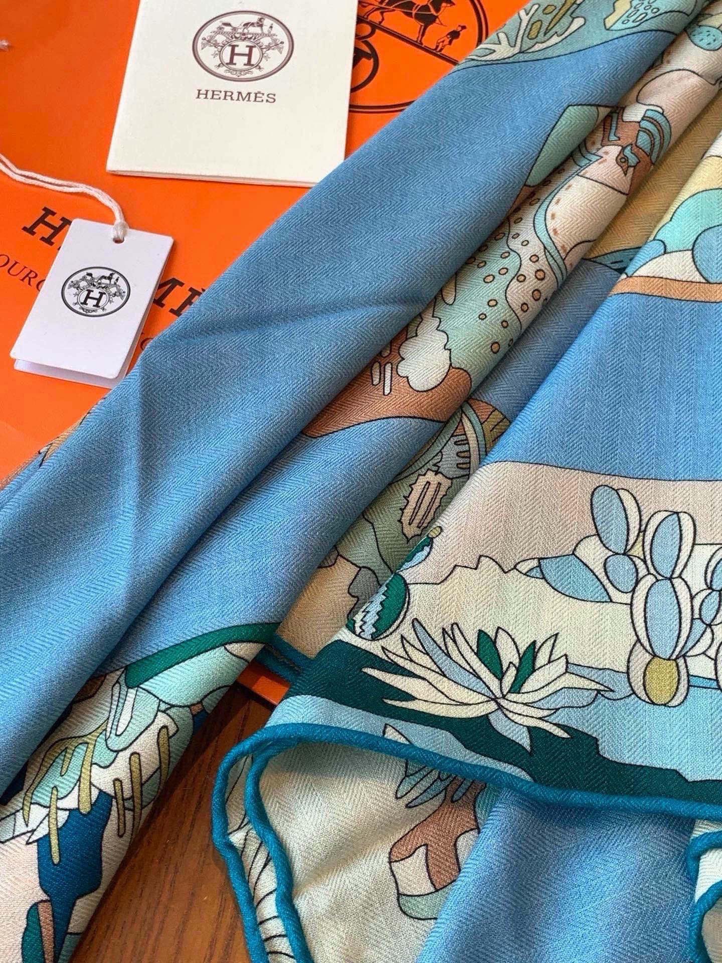HM Bottes Story Scarf 140x140 Light Blue Cashmere Silk 328849