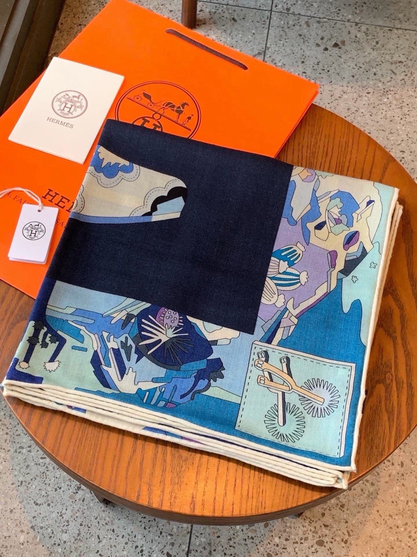 HM Bottes Story Scarf 140x140 Cashmere Silk 328853