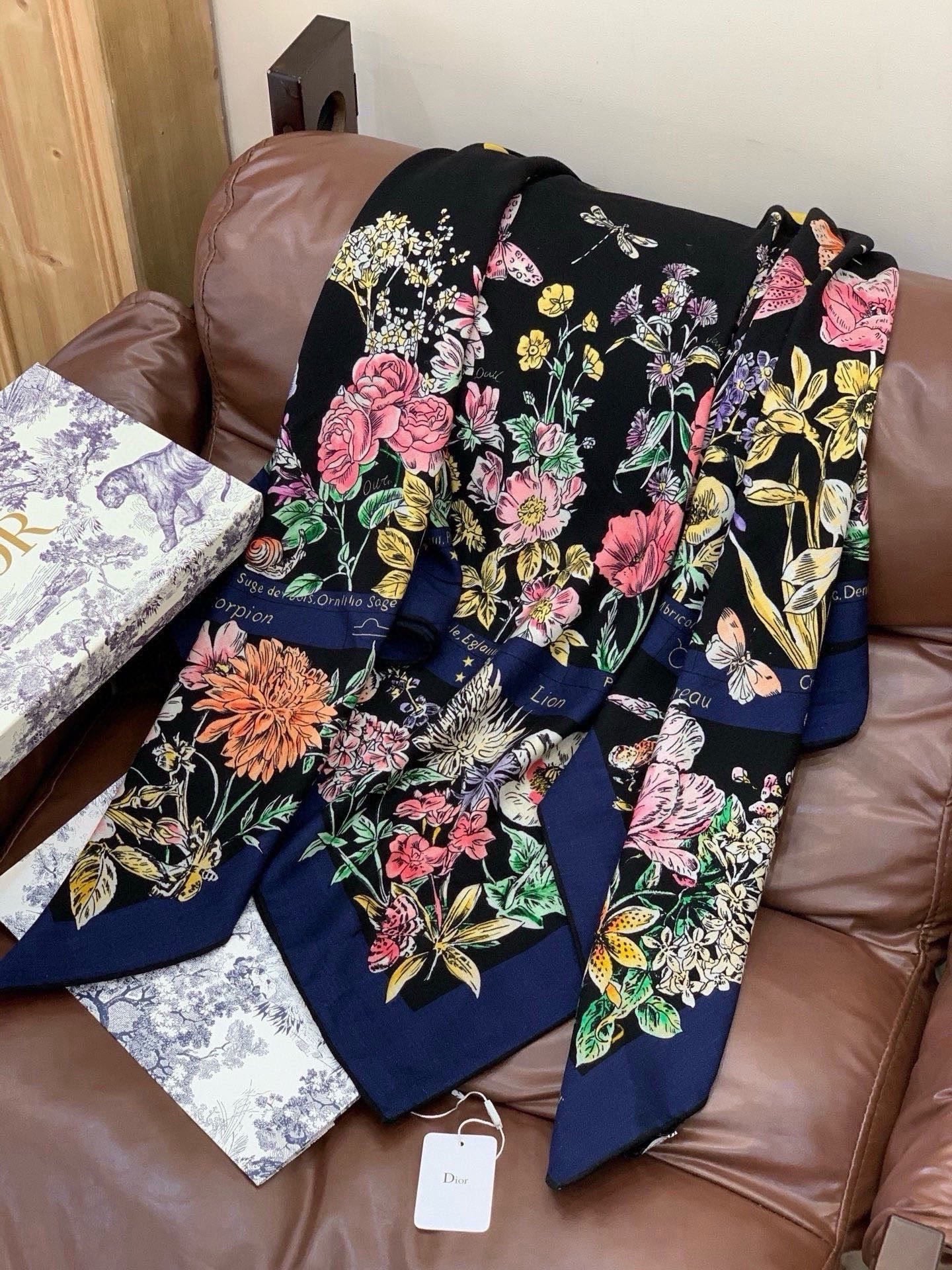 CD 26s Astral Flowers Scarf 90x90 Blue Mulberry Silk Cashmere 328857