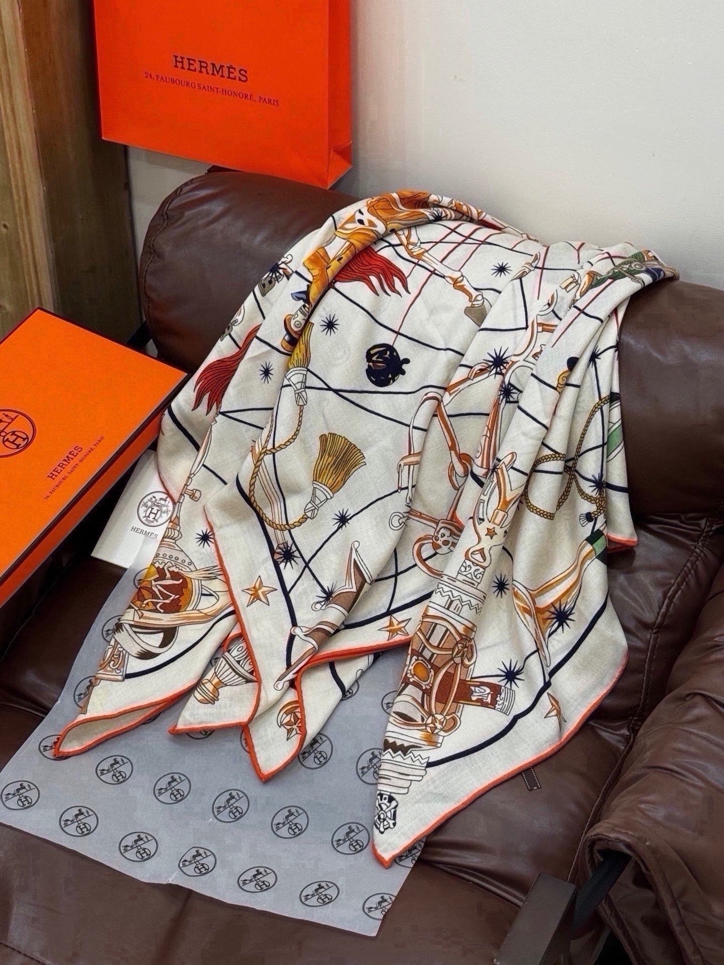 HM 26s Scarf 140 In Cashmere And Silk 216493