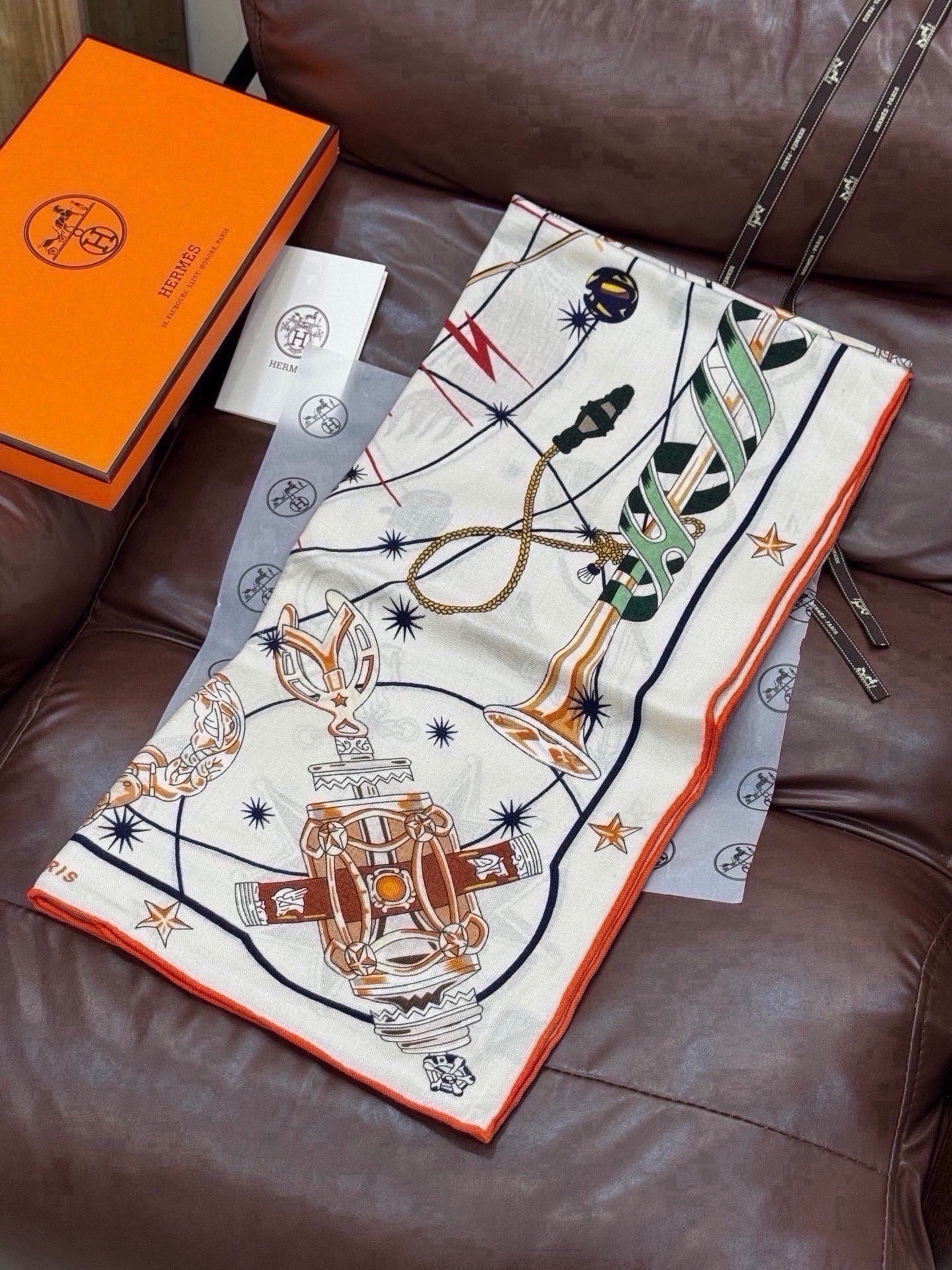 HM 26s Scarf 140 In Cashmere And Silk 216493