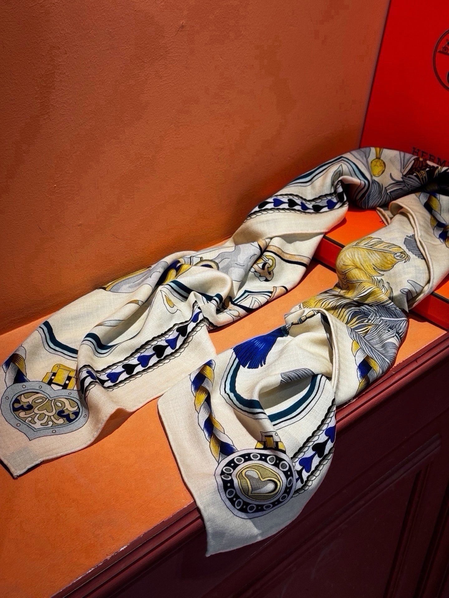 HM 26s Scarf 140 In Cashmere And Silk 216488