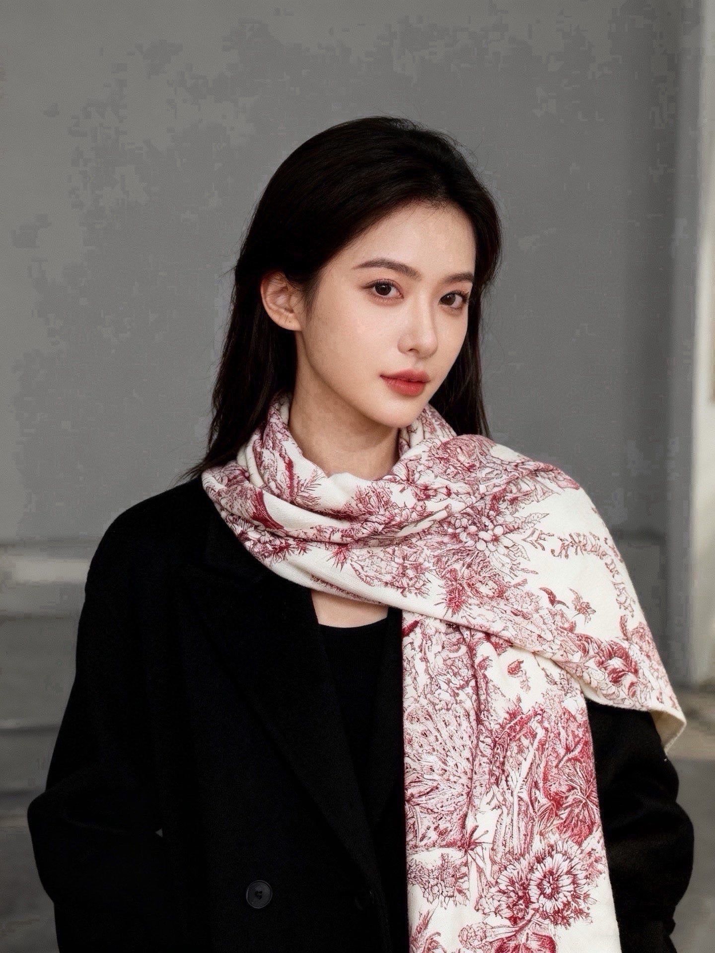 HM 26s Scarf 140 In Cashmere And Silk 216481