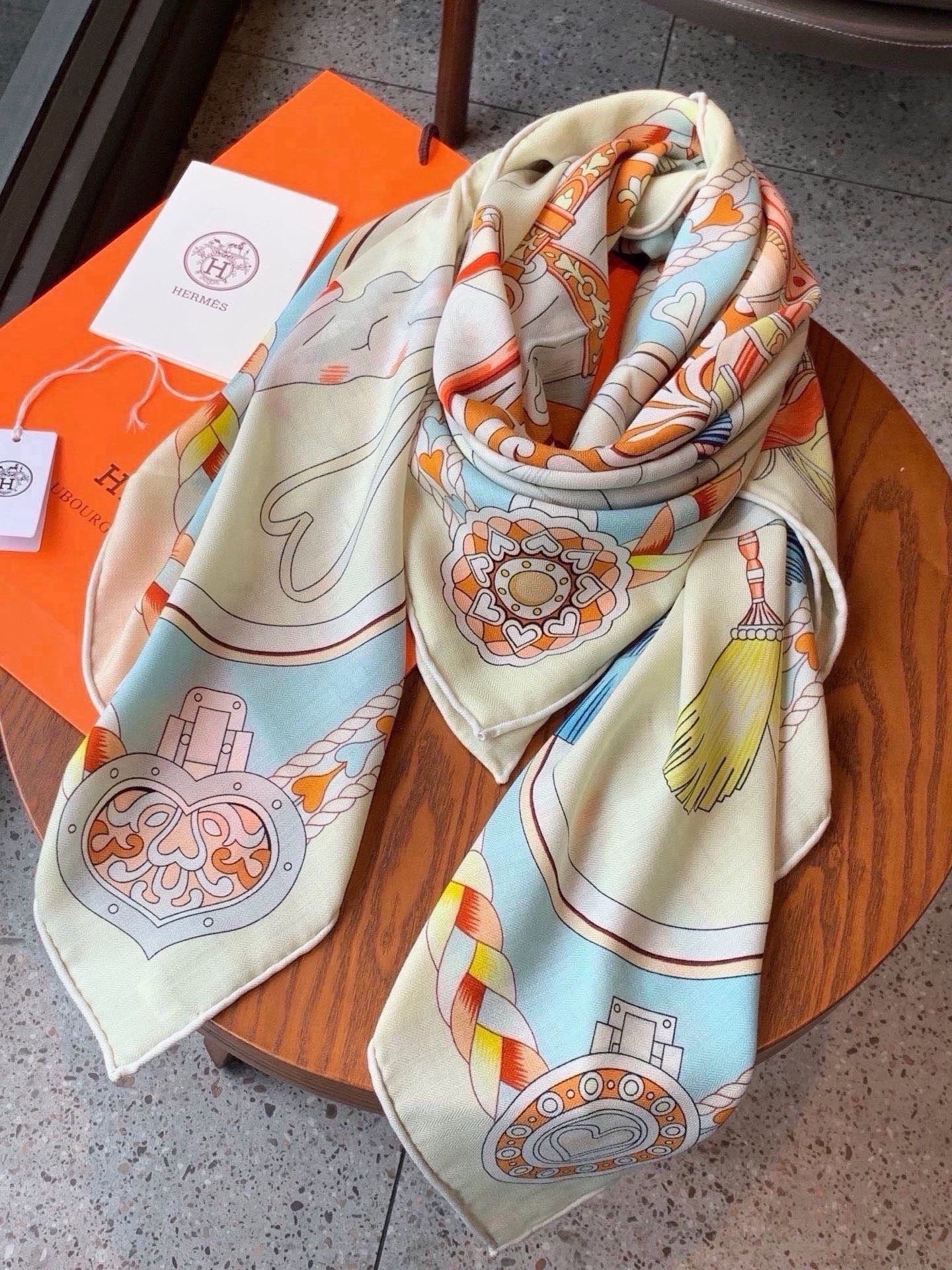 HM 26s Scarf 140 In Cashmere And Silk 216480