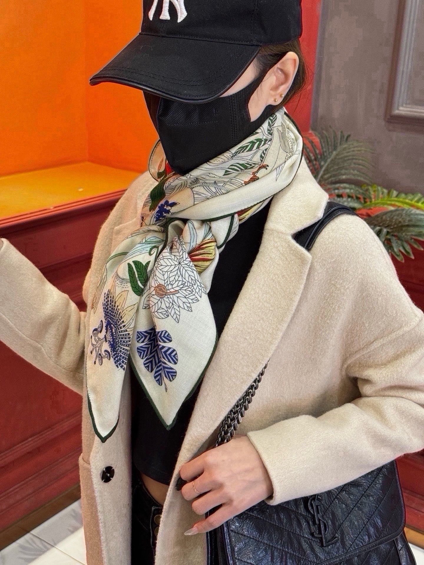 HM 26s Scarf 140 In Cashmere And Silk 441165