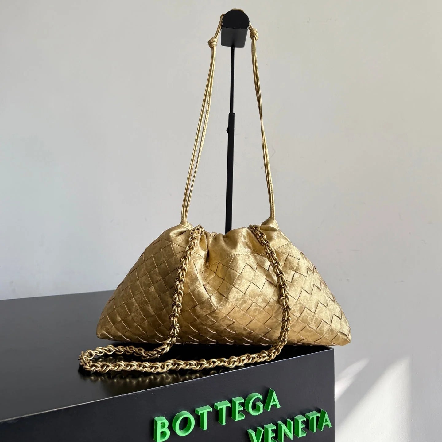 Bottega Veneta 2026 Dustbag 33cm Gold Intrecciato Lamina Satin Leather 137019