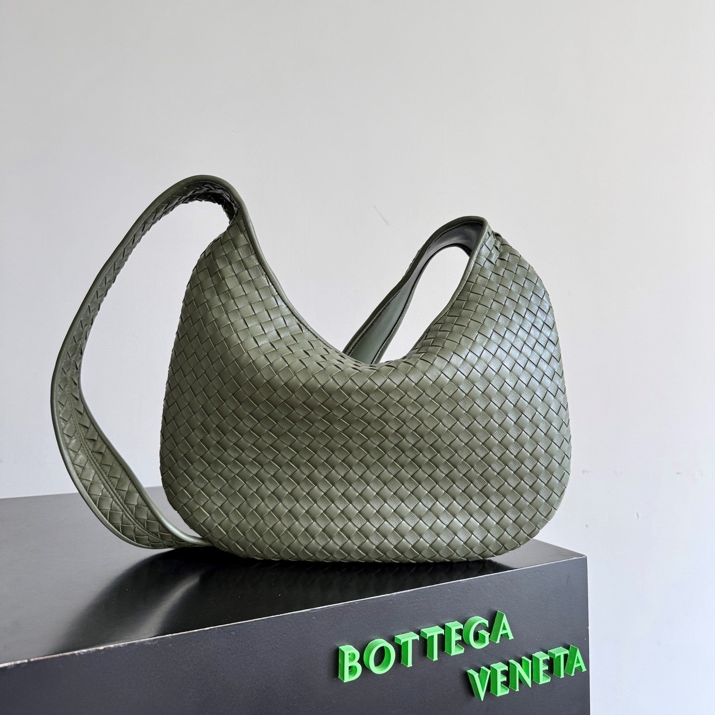 BV 25s Veneto Bag 38cm Olive Calfskin Hardware